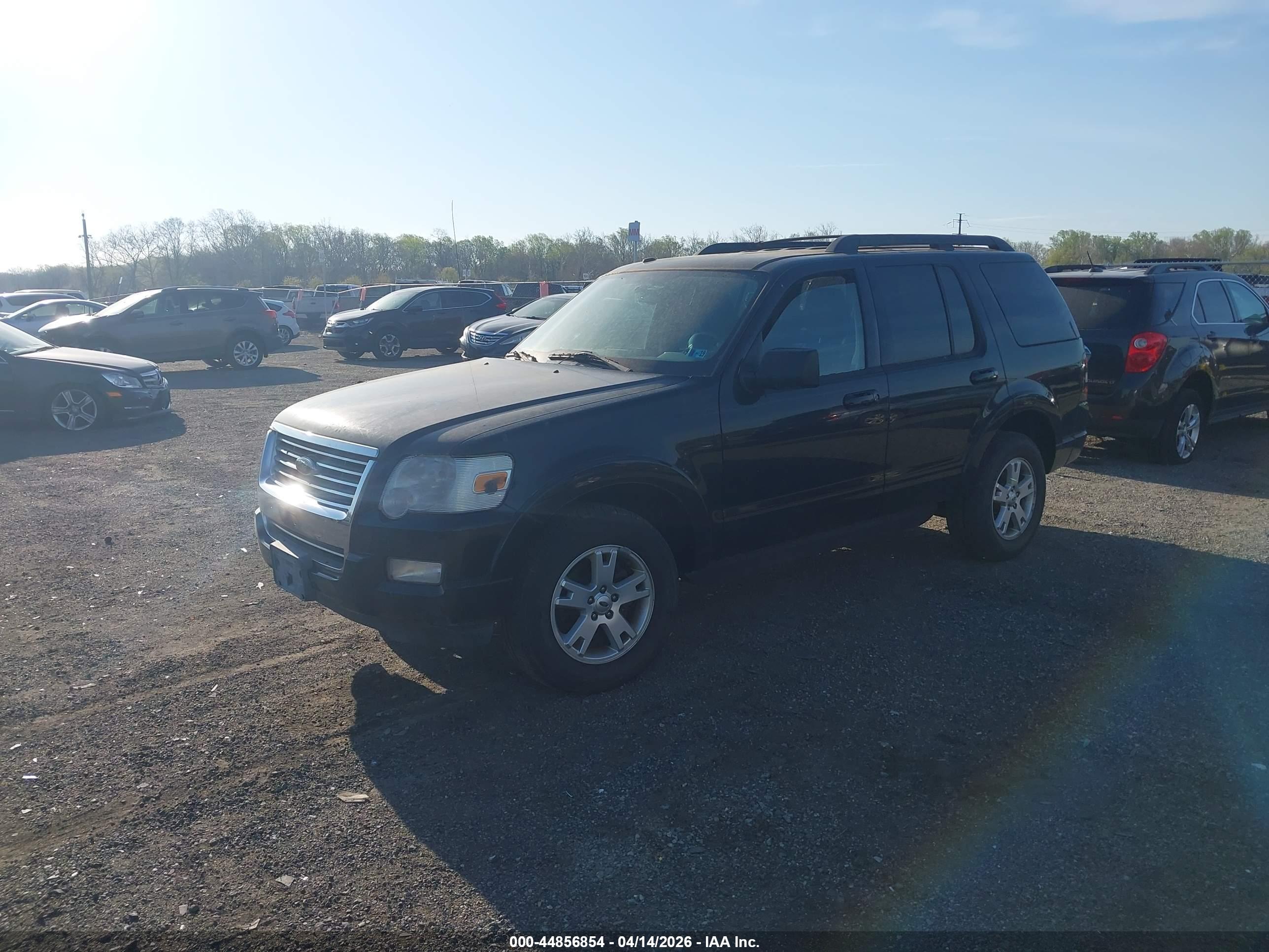 FORD EXPLORER image 2