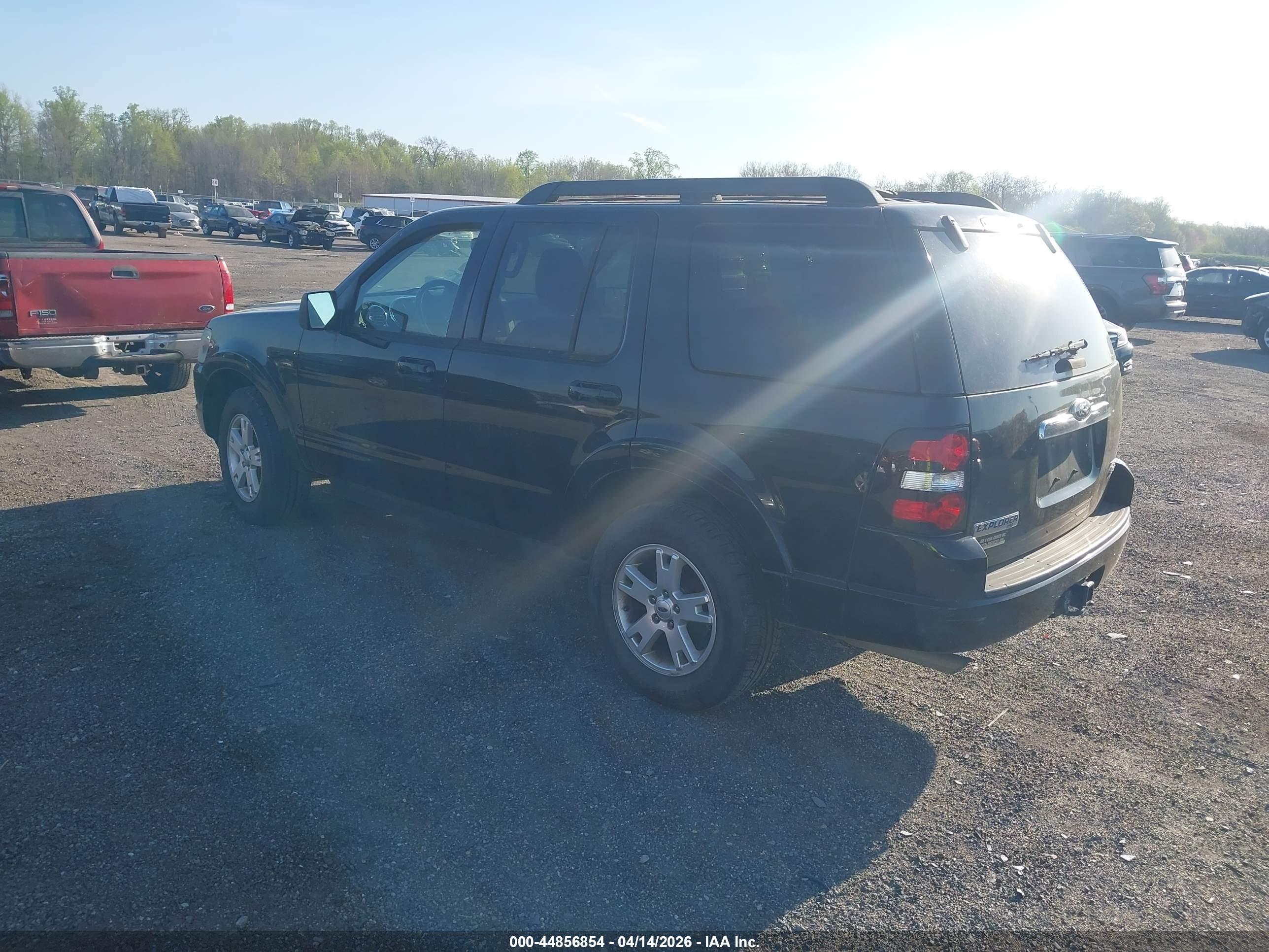 FORD EXPLORER image 3