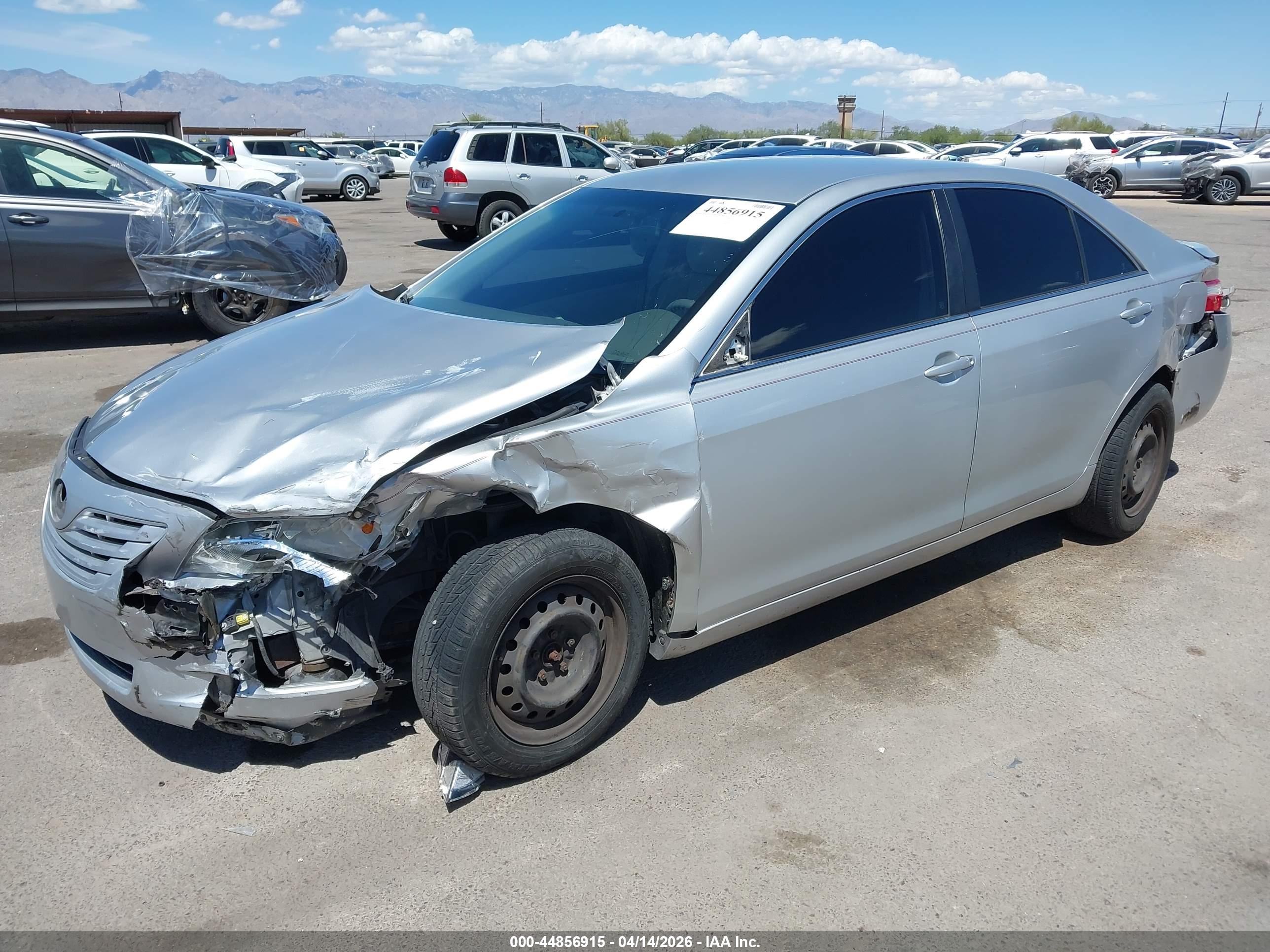 TOYOTA CAMRY image 2