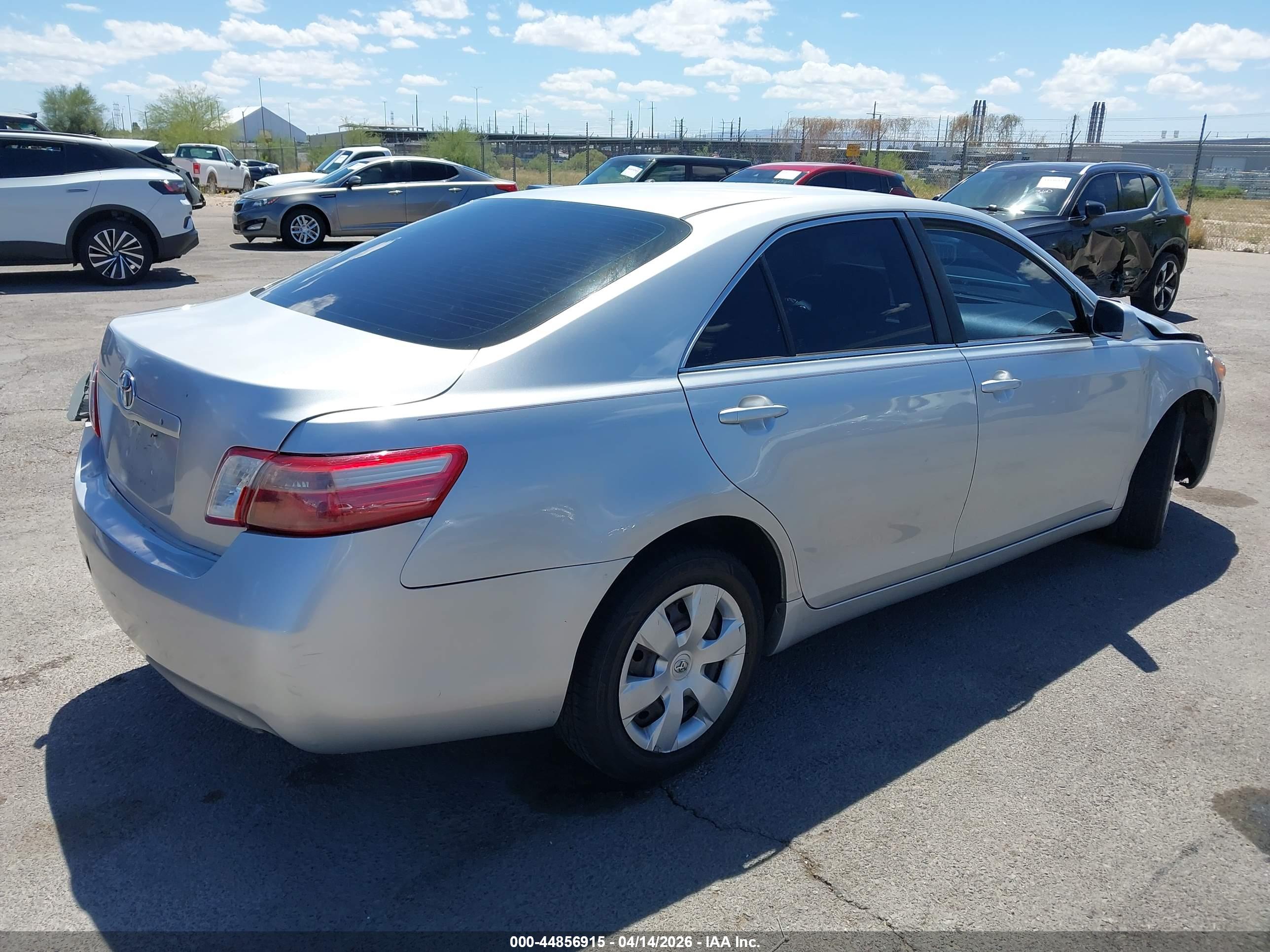 TOYOTA CAMRY image 4