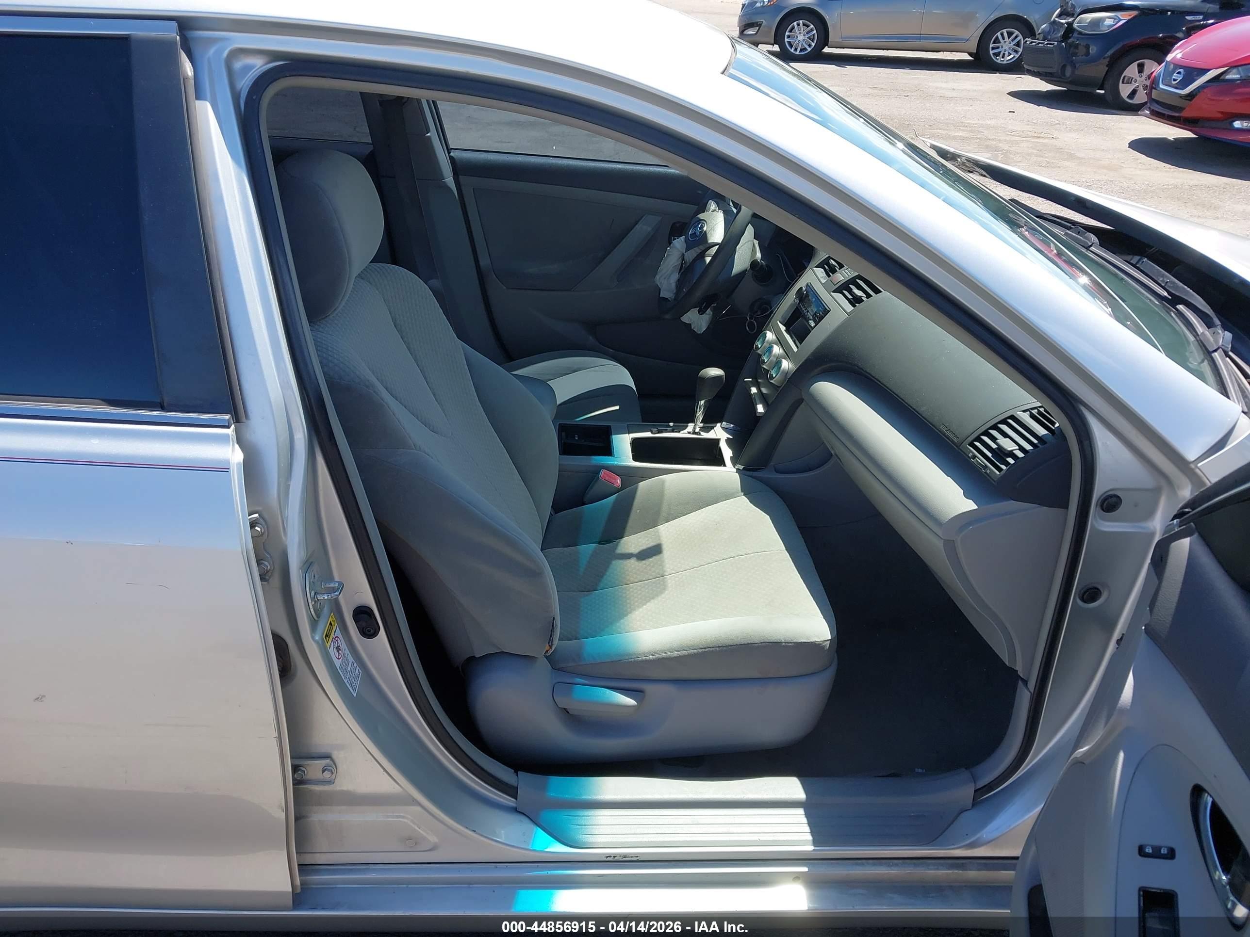 TOYOTA CAMRY image 5