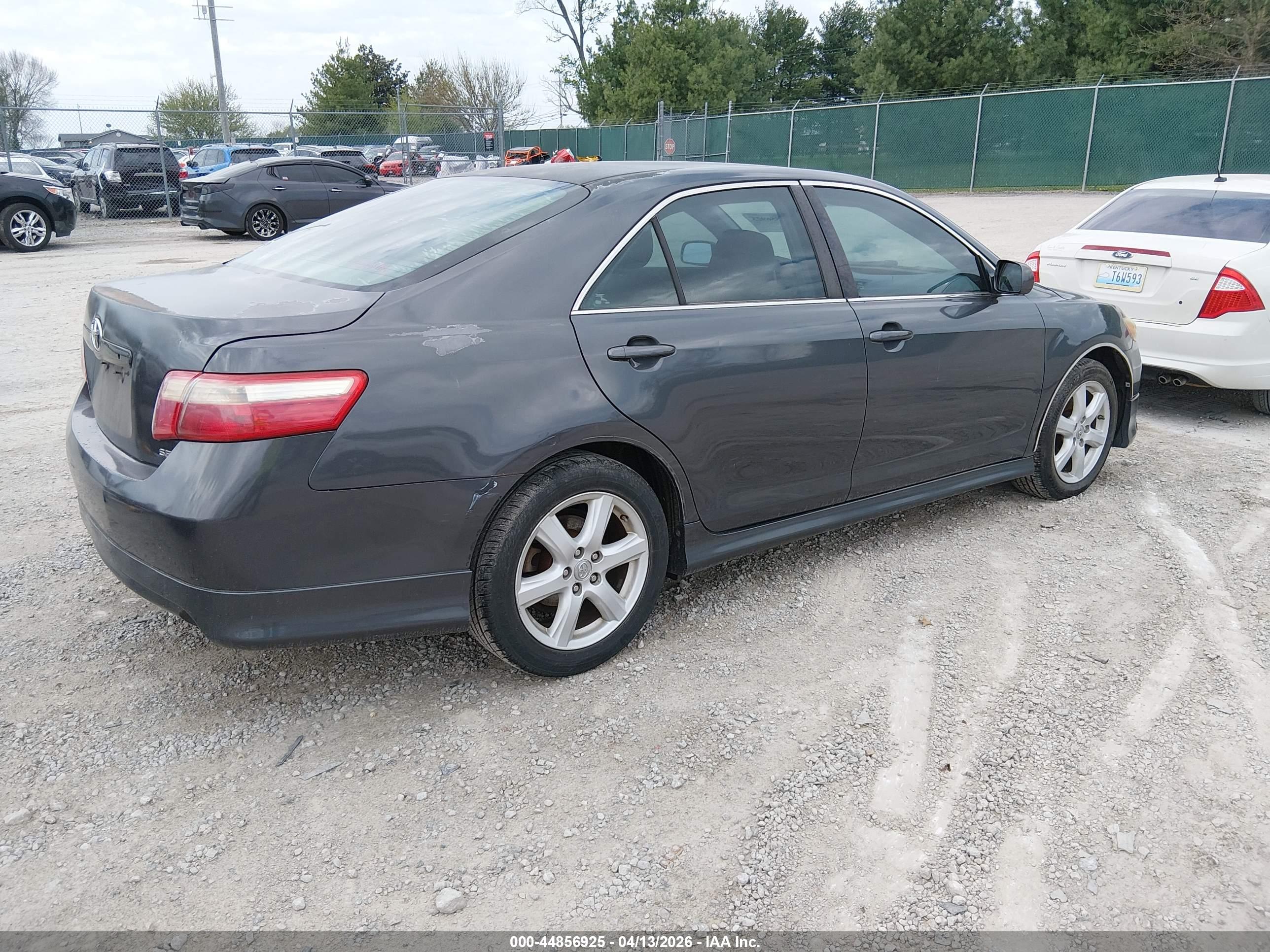 TOYOTA CAMRY image 4