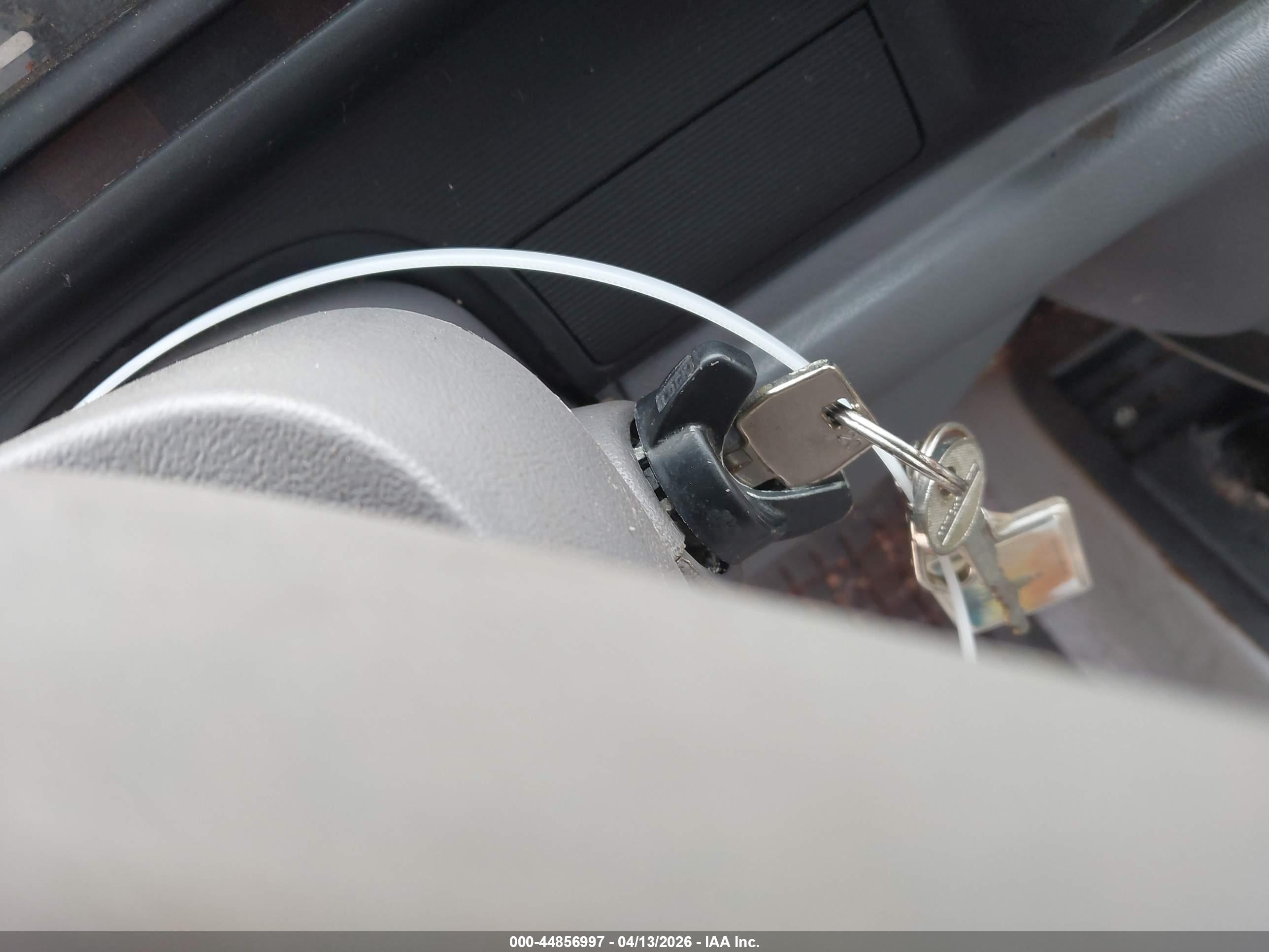 FORD TEMPO image 11