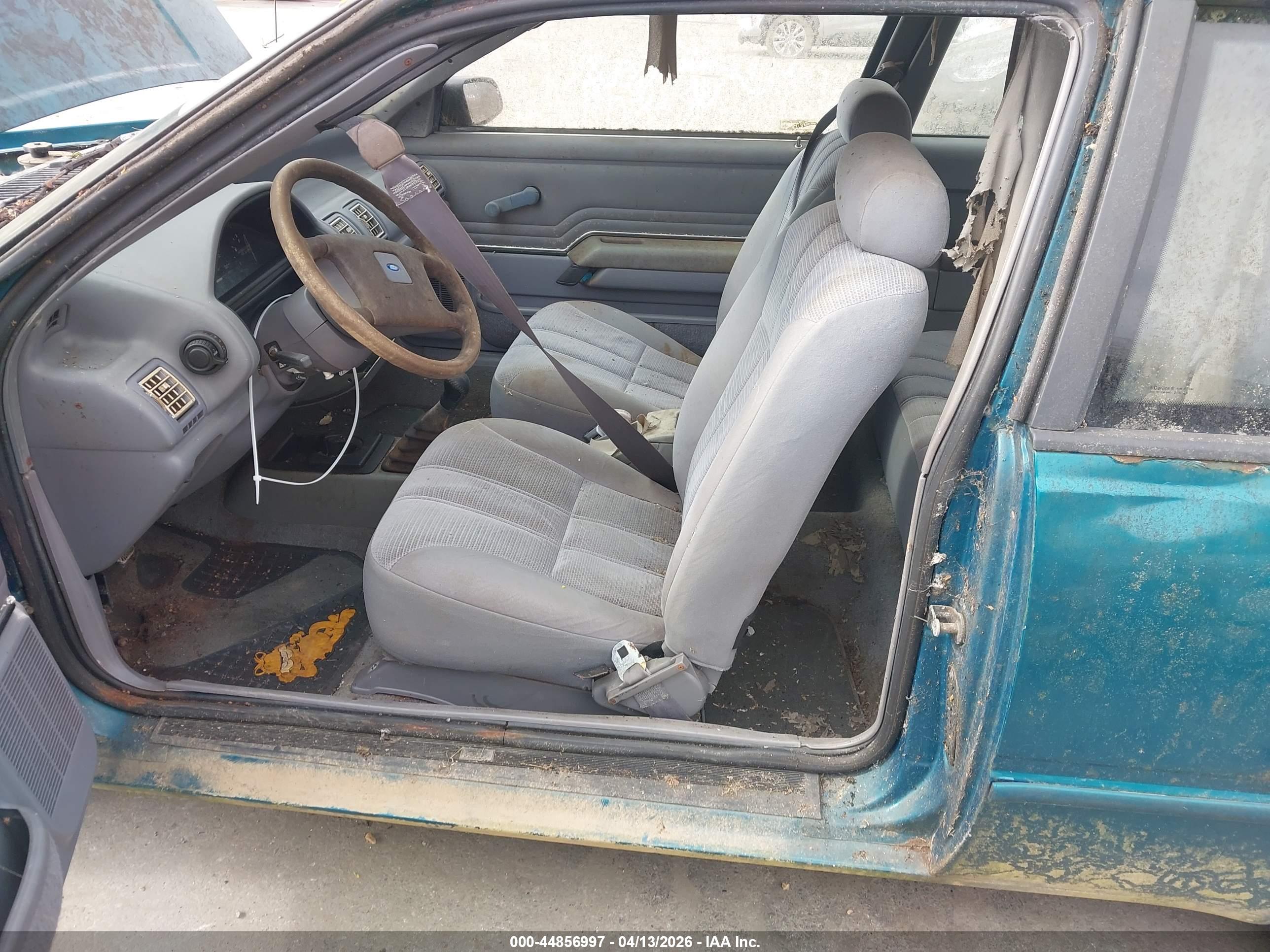 FORD TEMPO image 5