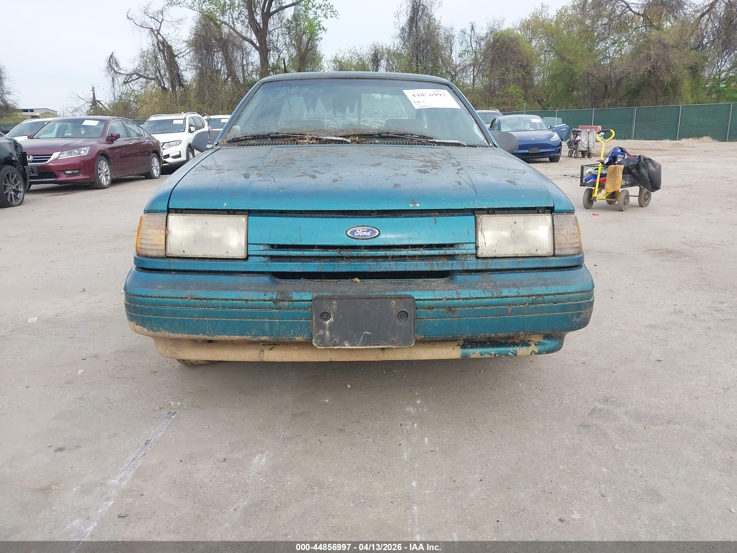 FORD TEMPO image 6