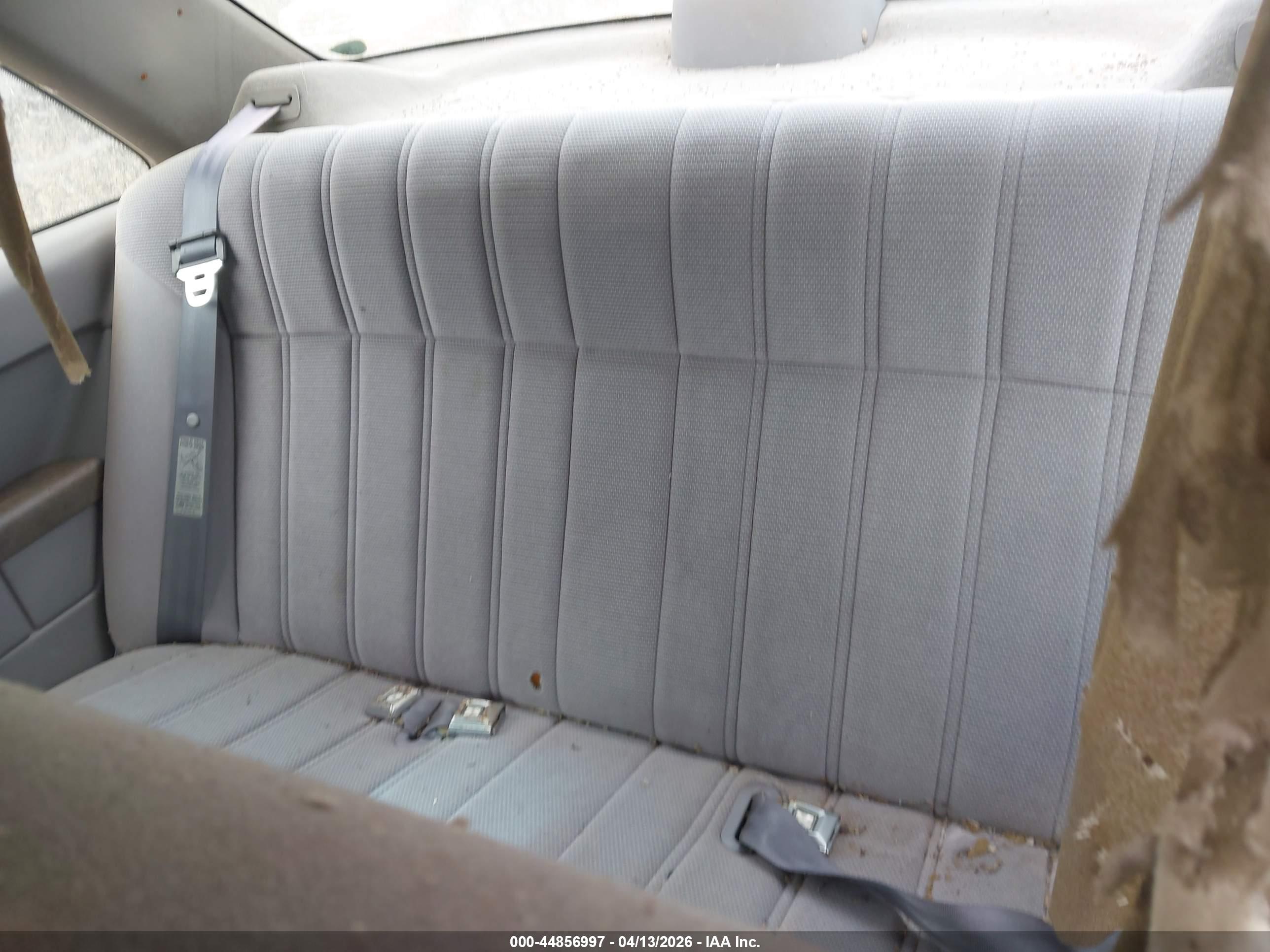 FORD TEMPO image 8