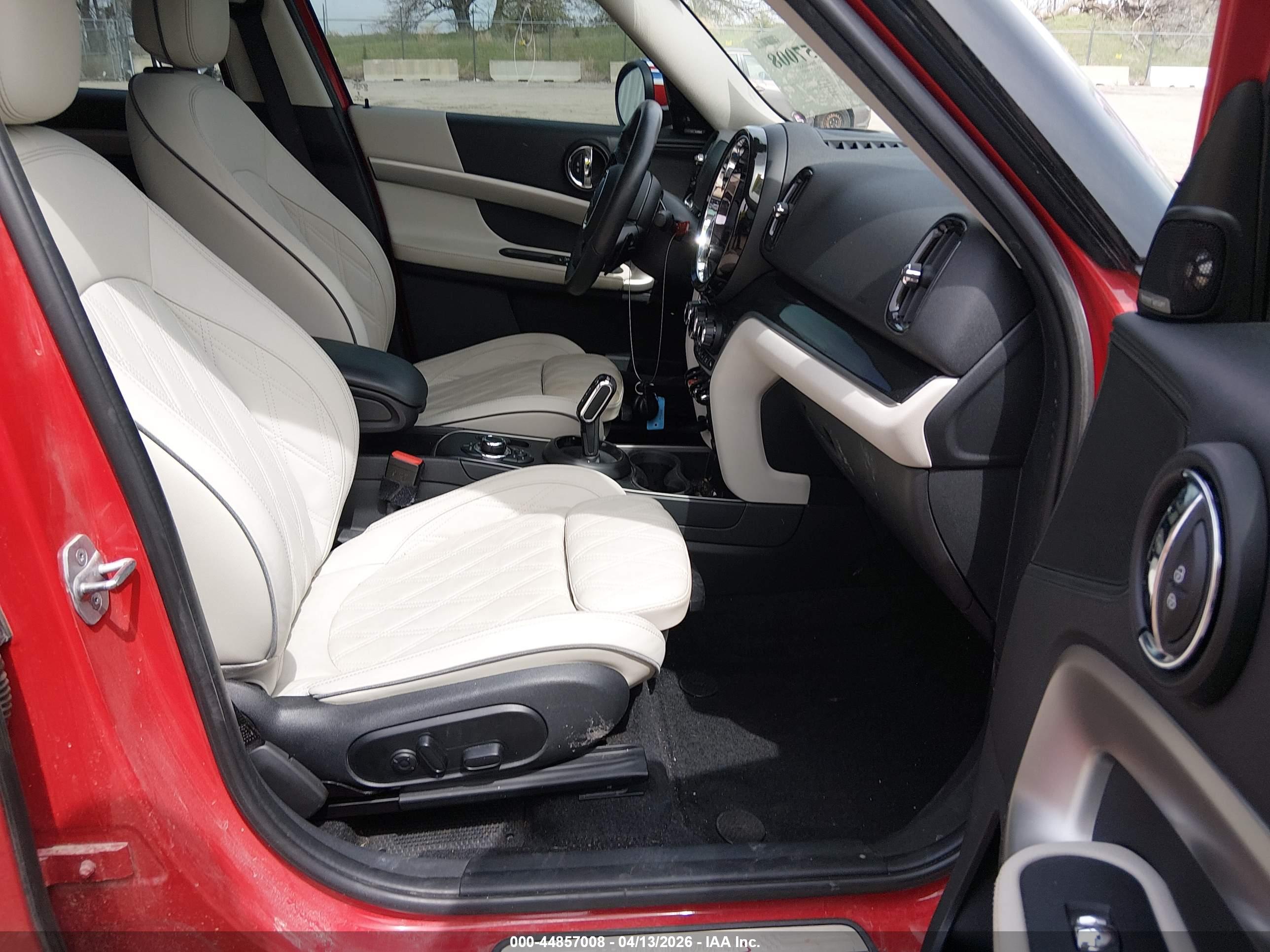 MINI COUNTRYMAN image 5