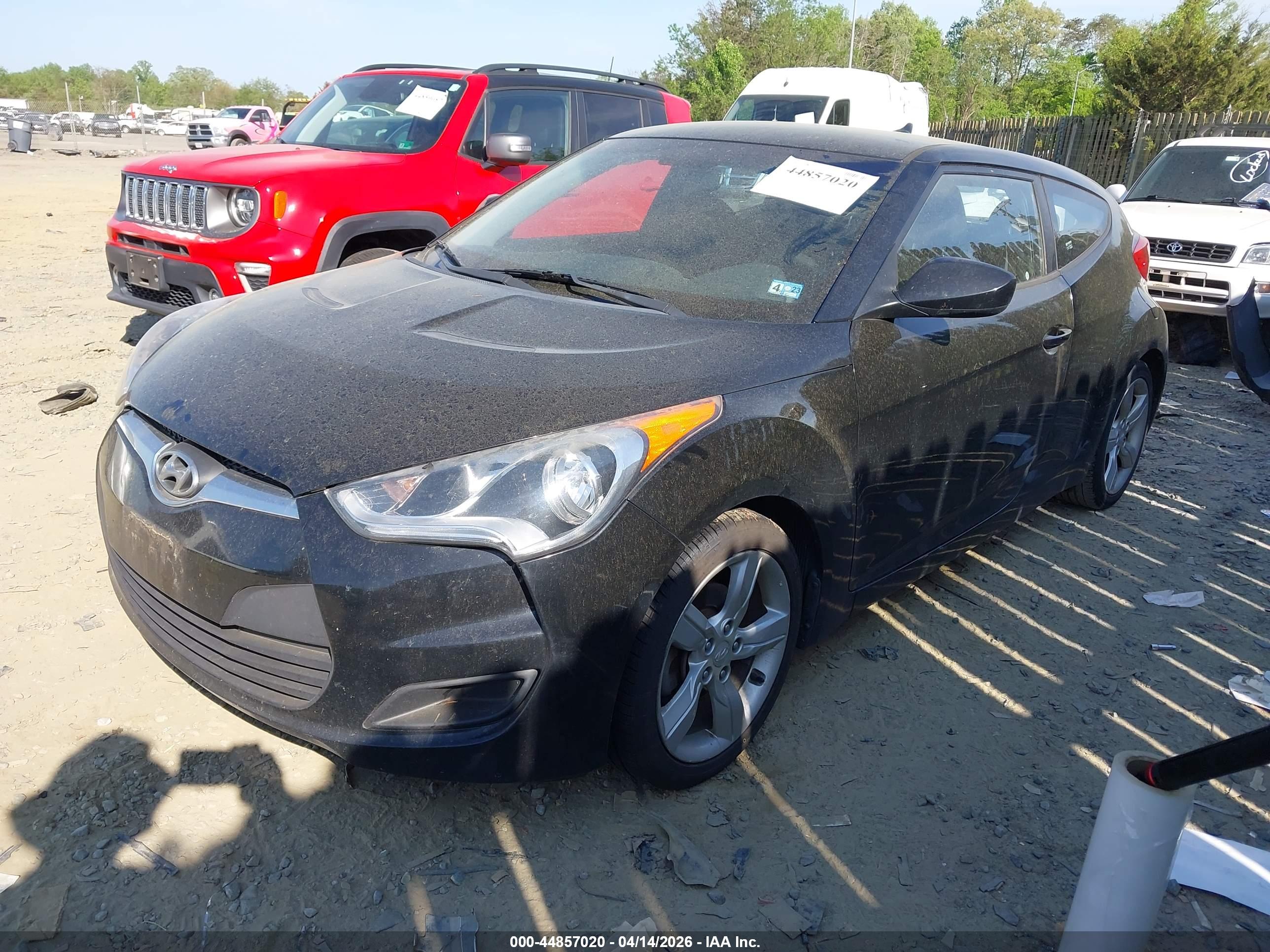 HYUNDAI VELOSTER image 2