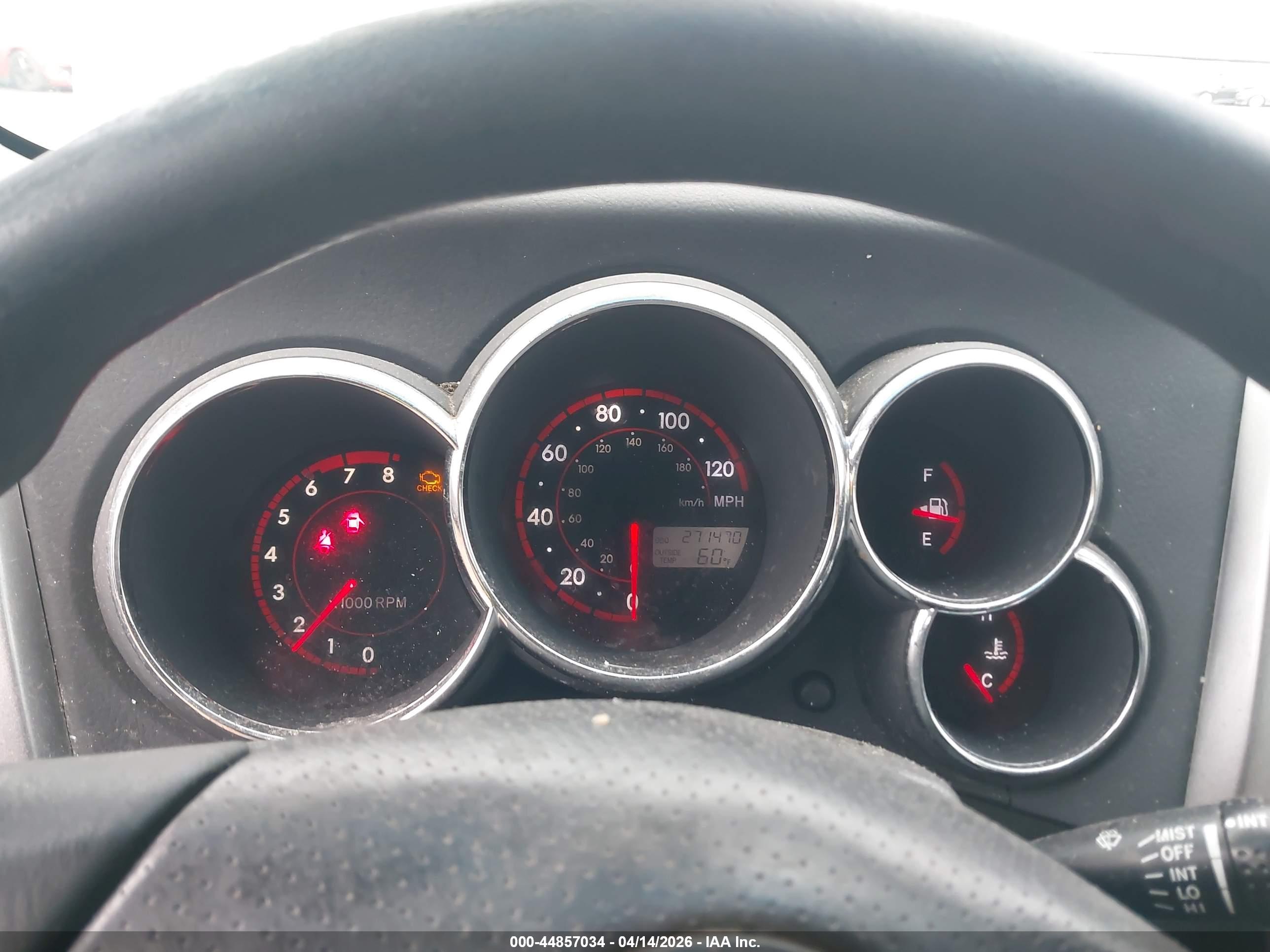 PONTIAC VIBE image 7