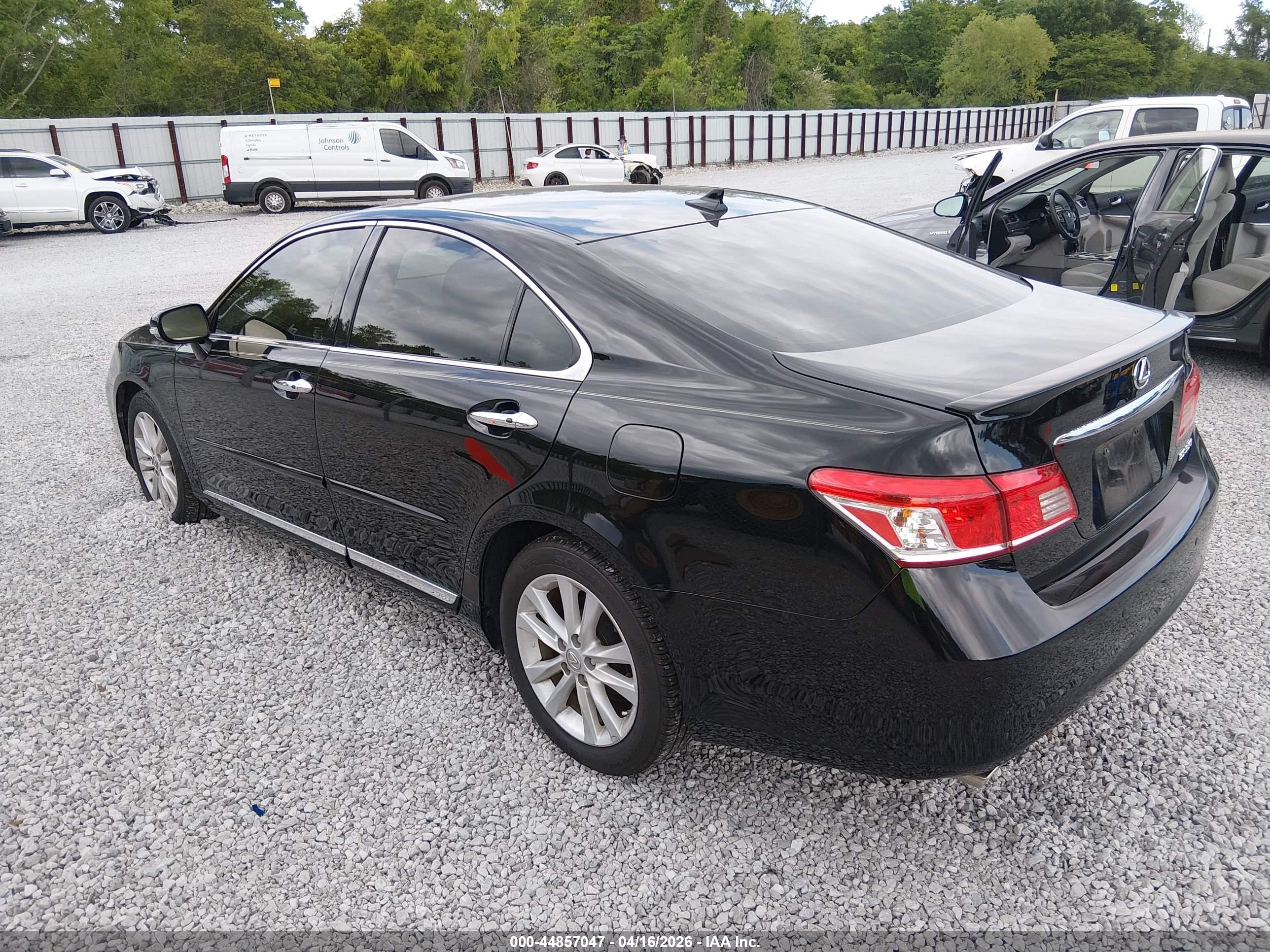 LEXUS ES image 3