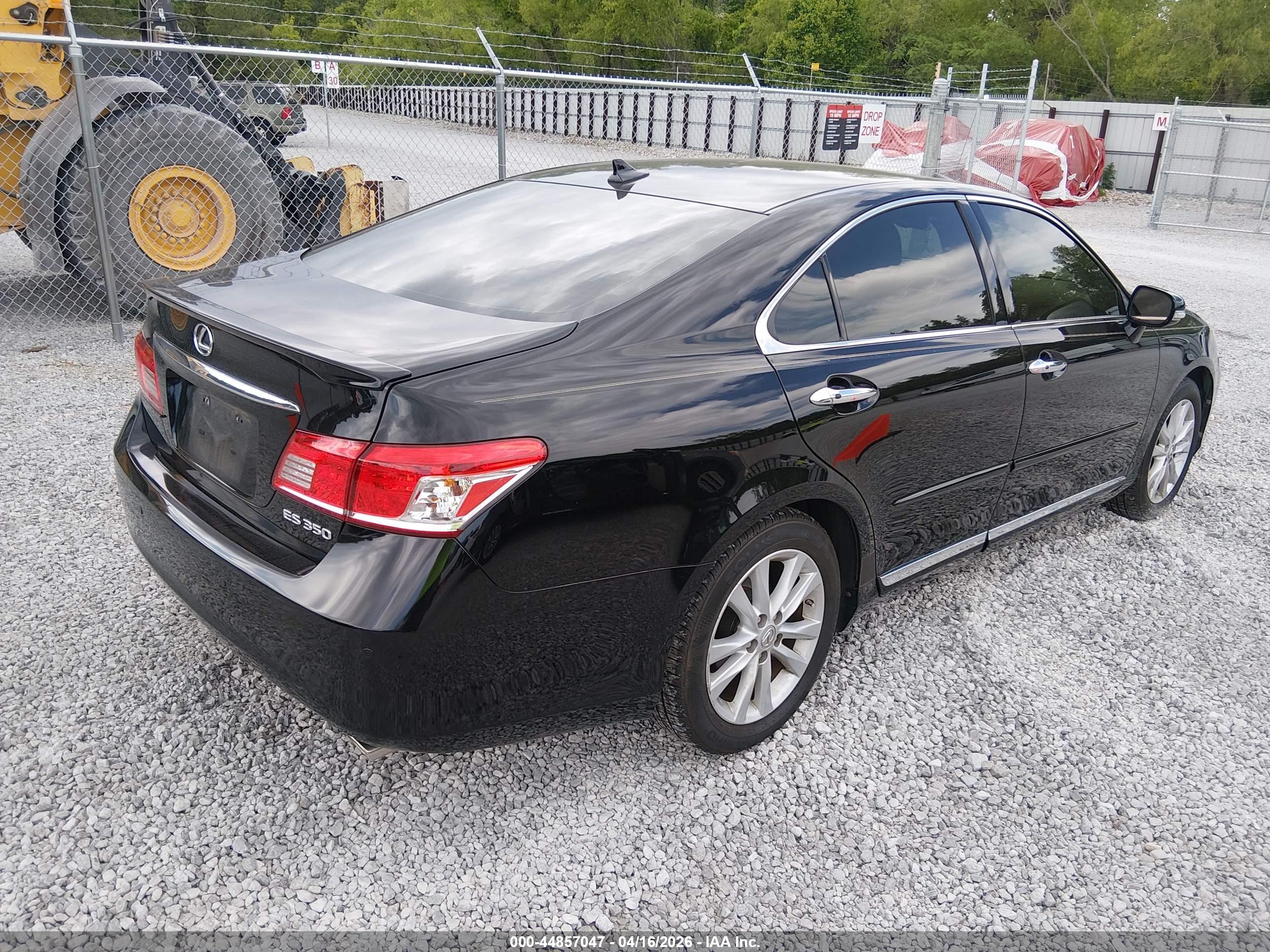 LEXUS ES image 4