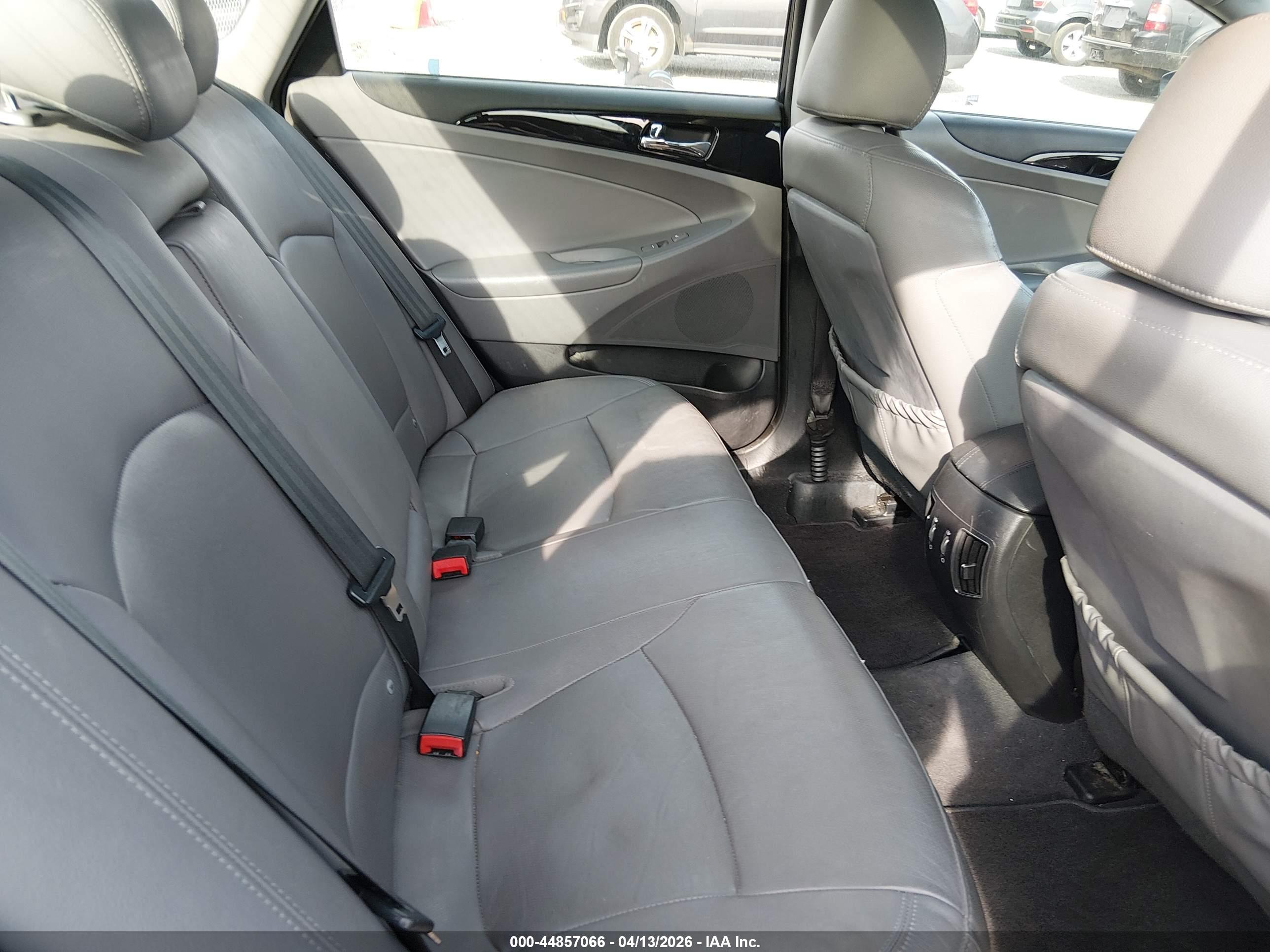HYUNDAI SONATA image 8