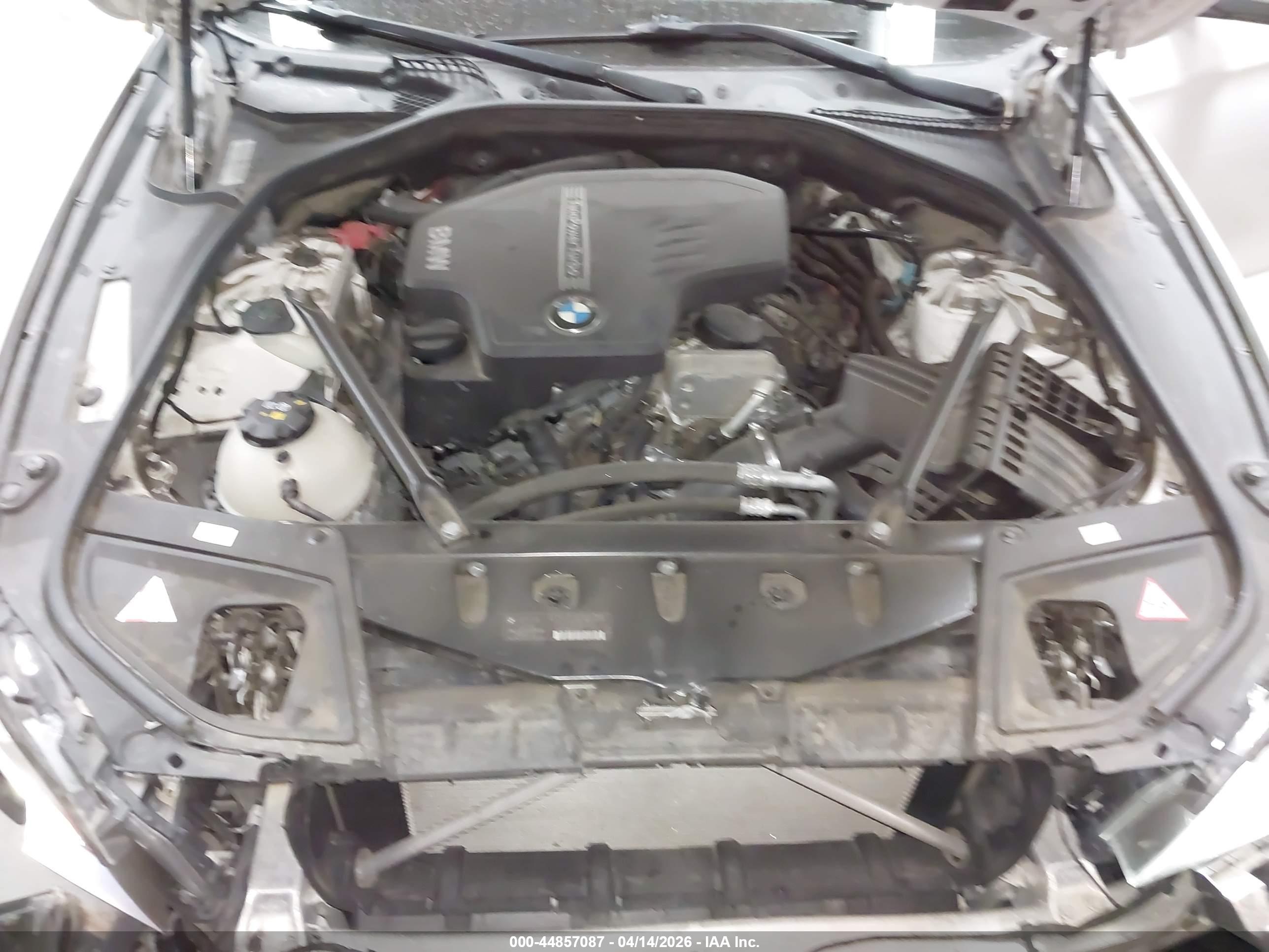 BMW 528I image 10
