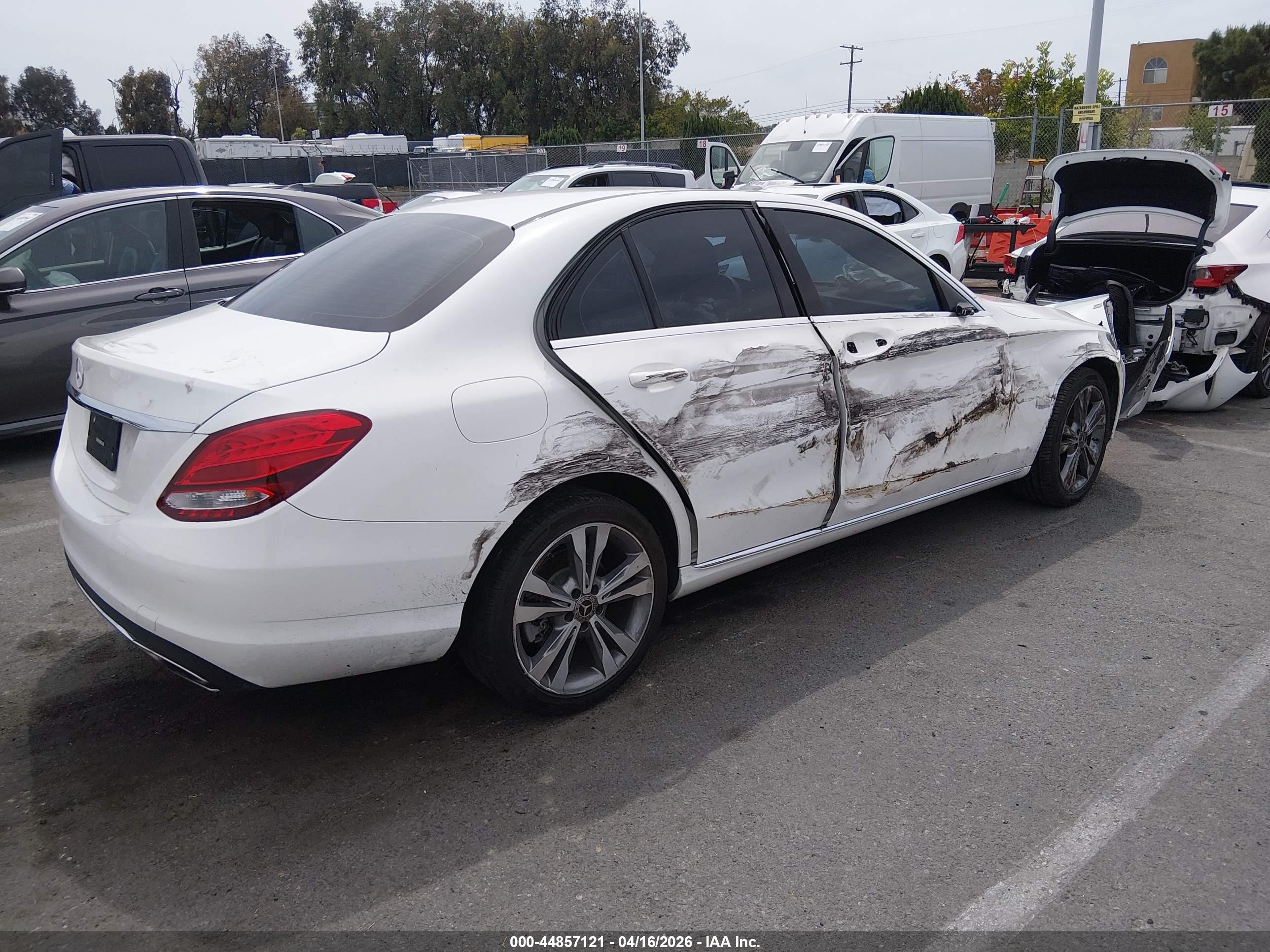 MERCEDES-BENZ C image 4