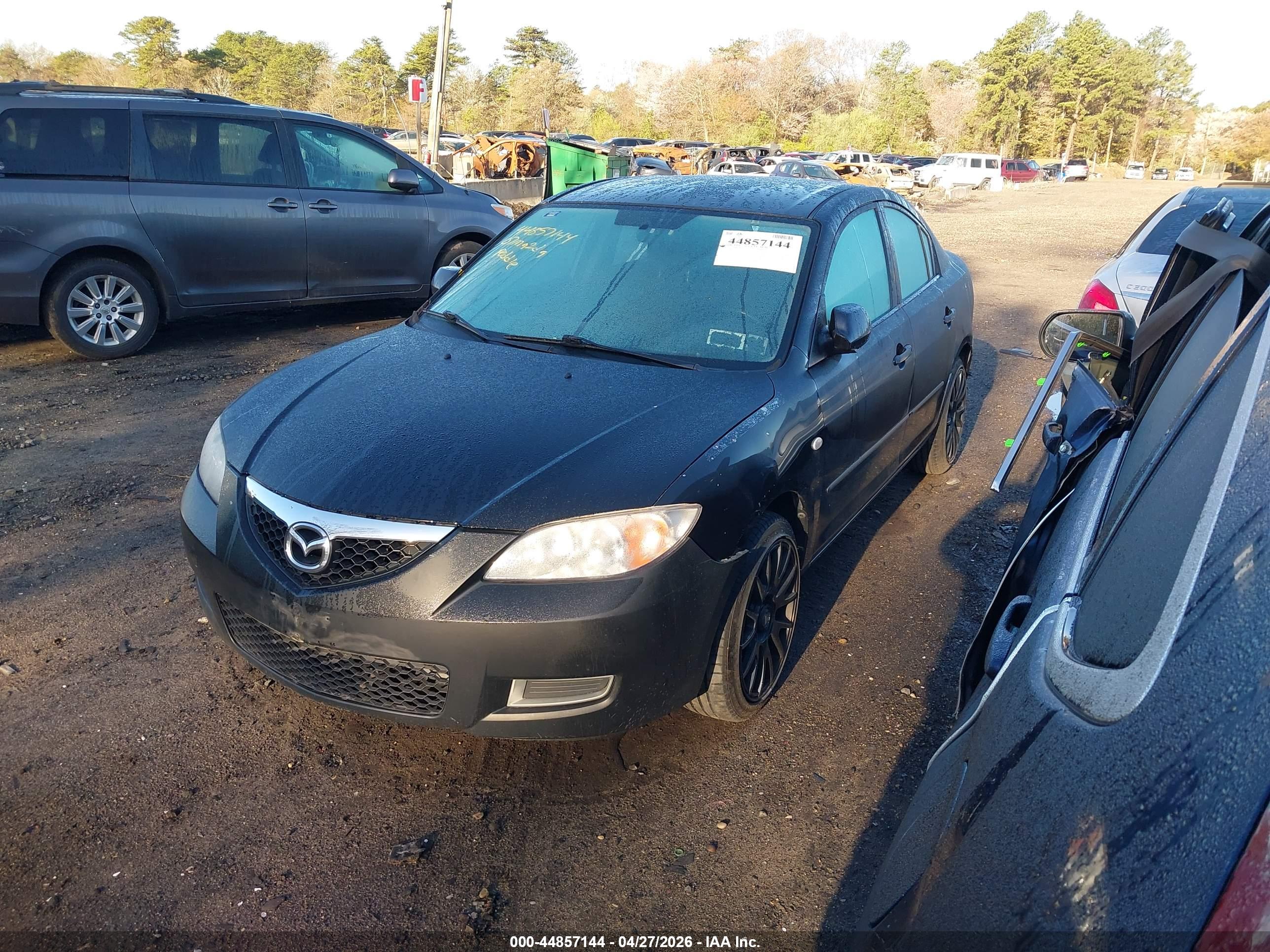 MAZDA MAZDA3 image 2
