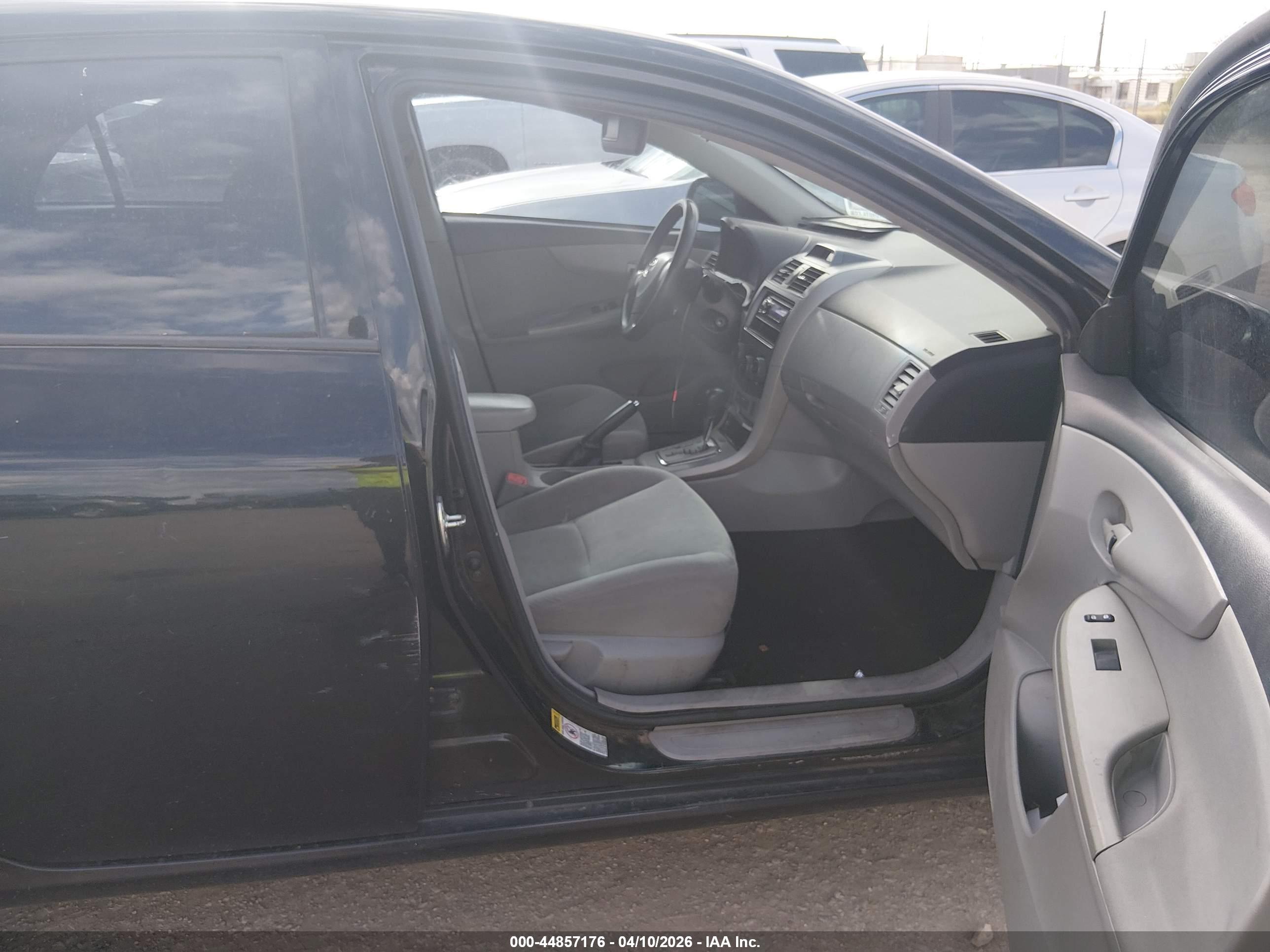TOYOTA COROLLA image 5