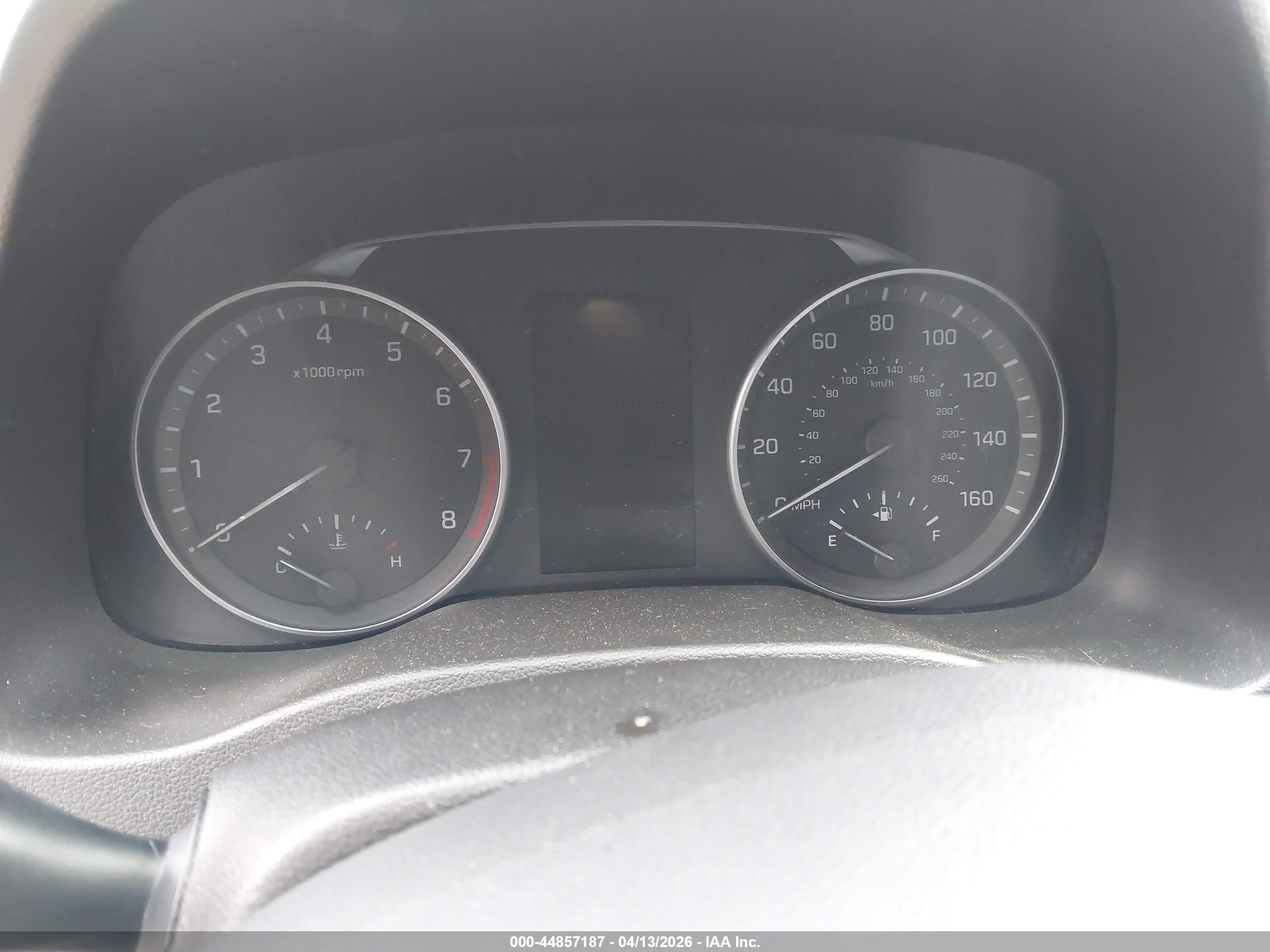 HYUNDAI ELANTRA image 7