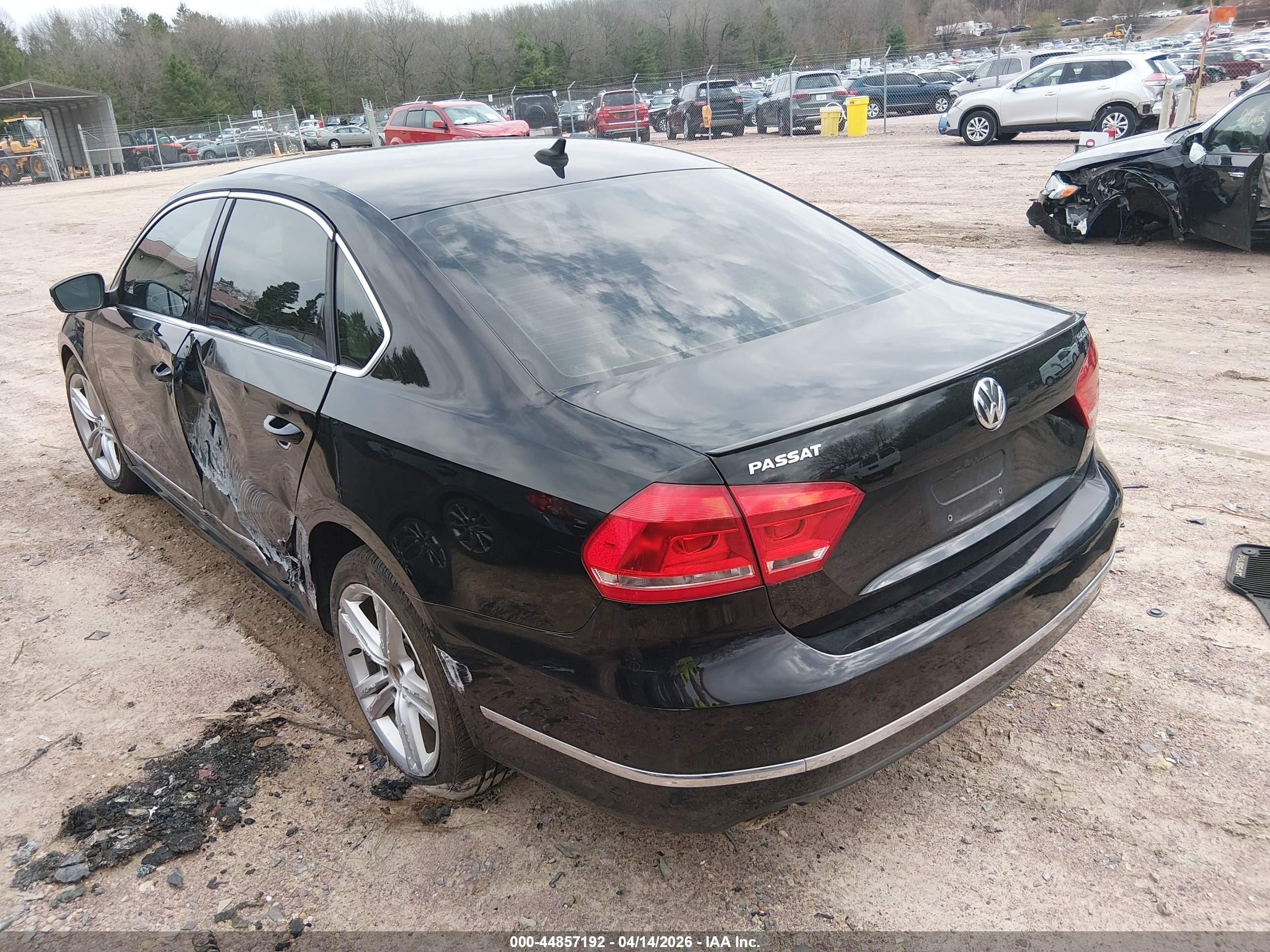 VOLKSWAGEN PASSAT image 3
