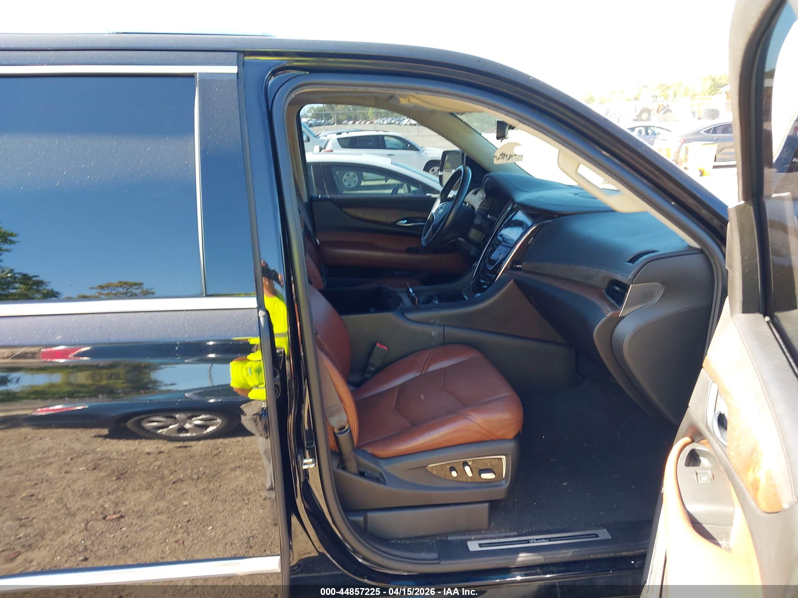 CADILLAC ESCALADE image 5