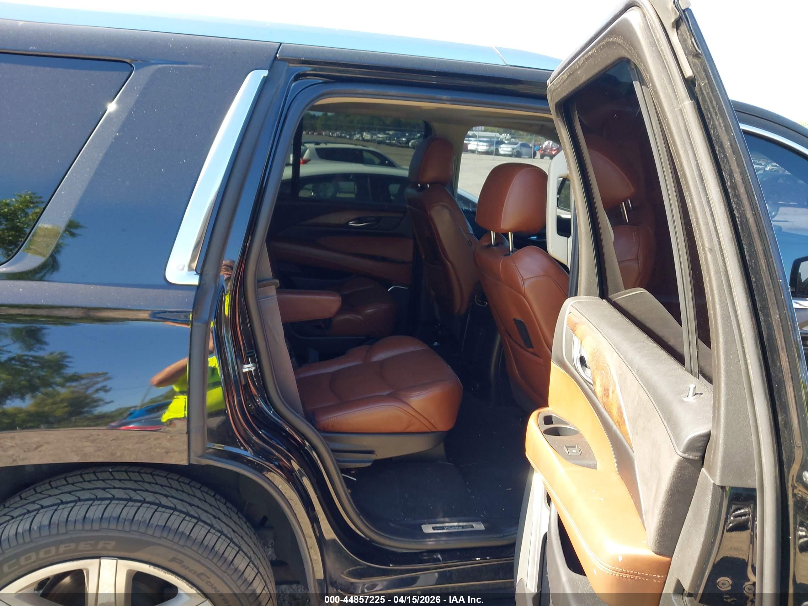 CADILLAC ESCALADE image 8