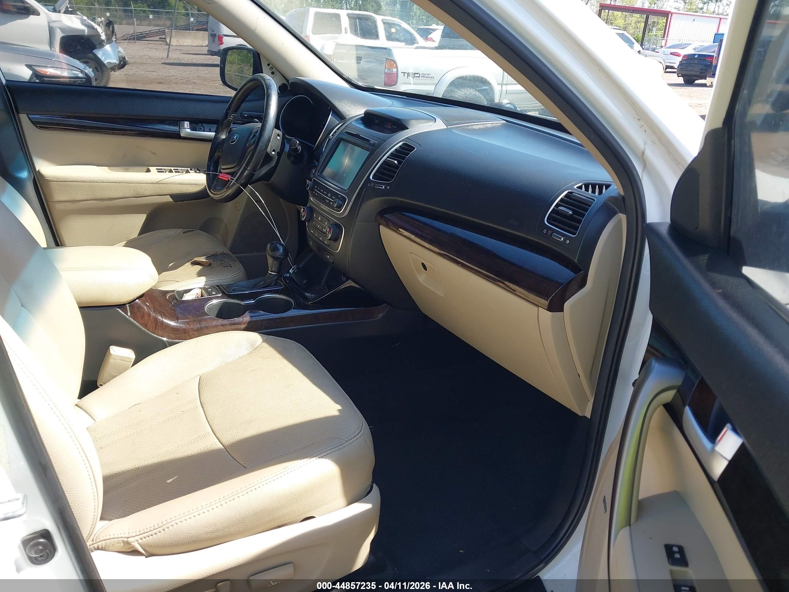KIA SORENTO image 5