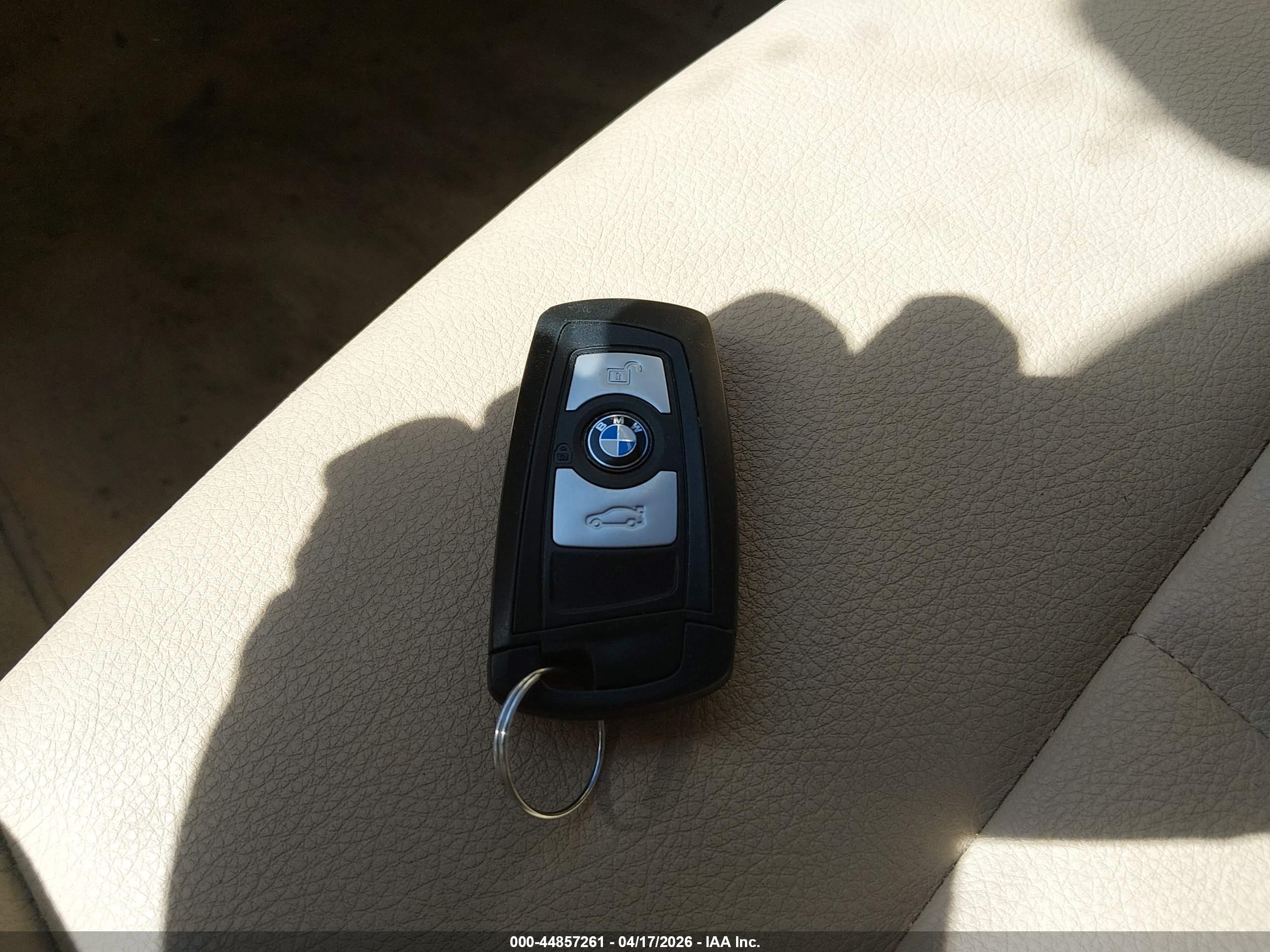 BMW 320I image 11
