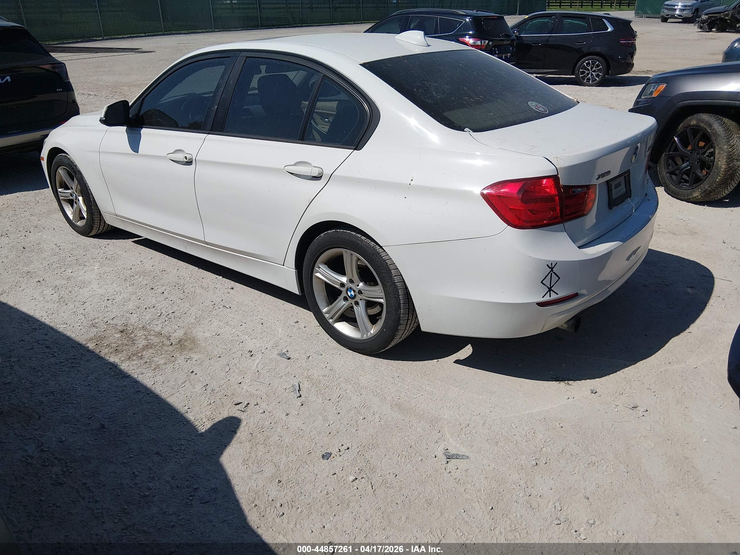 BMW 320I image 3