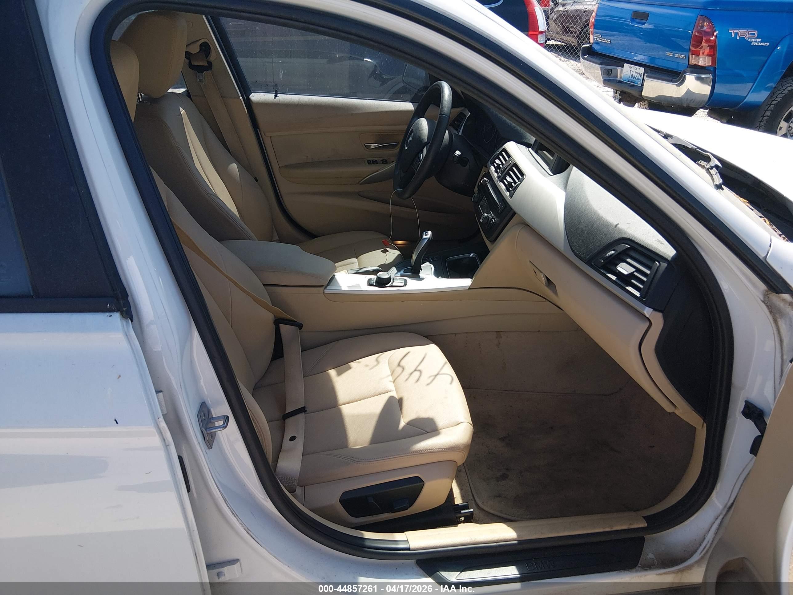BMW 320I image 5