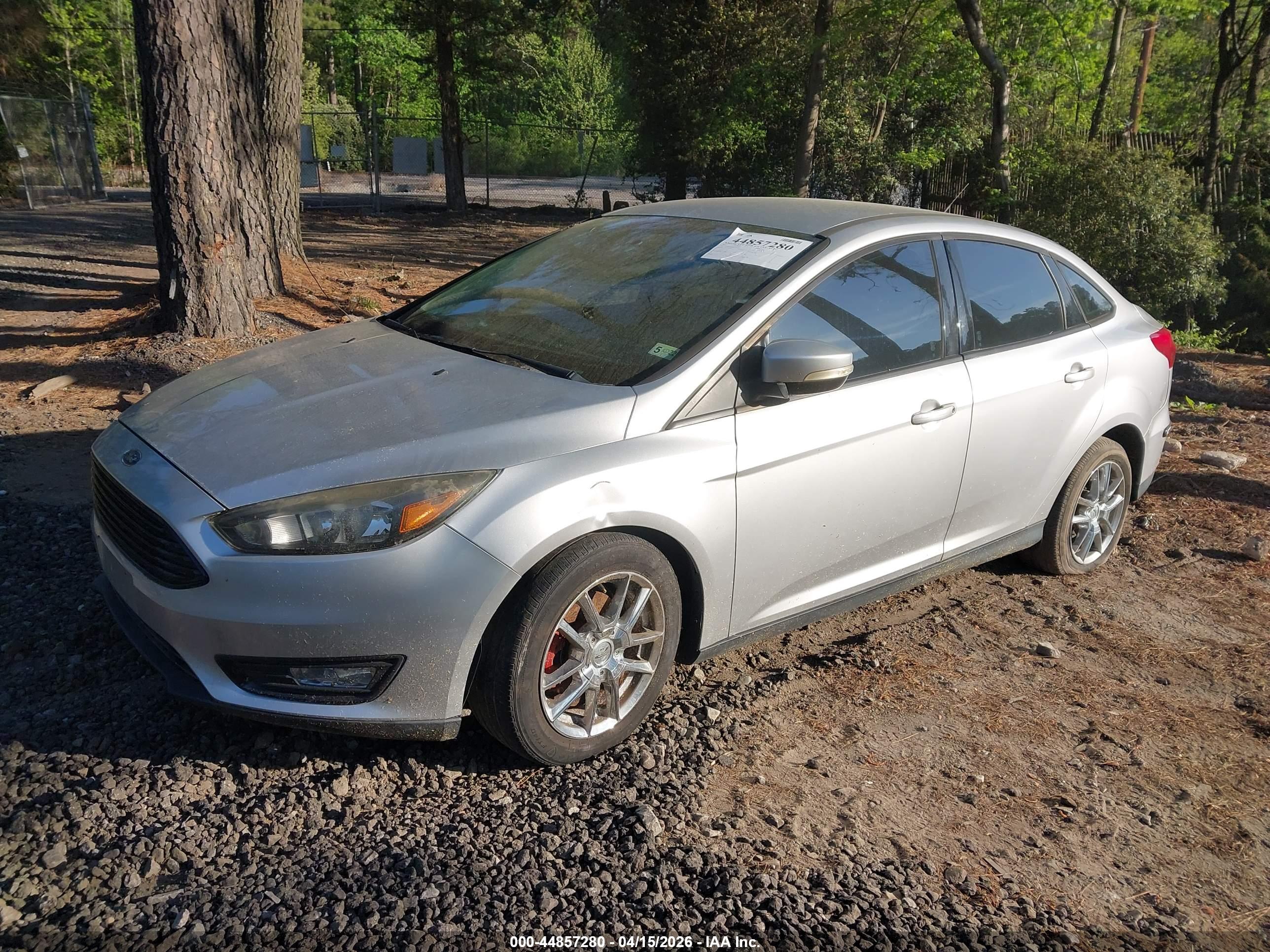 FORD FOCUS image 2