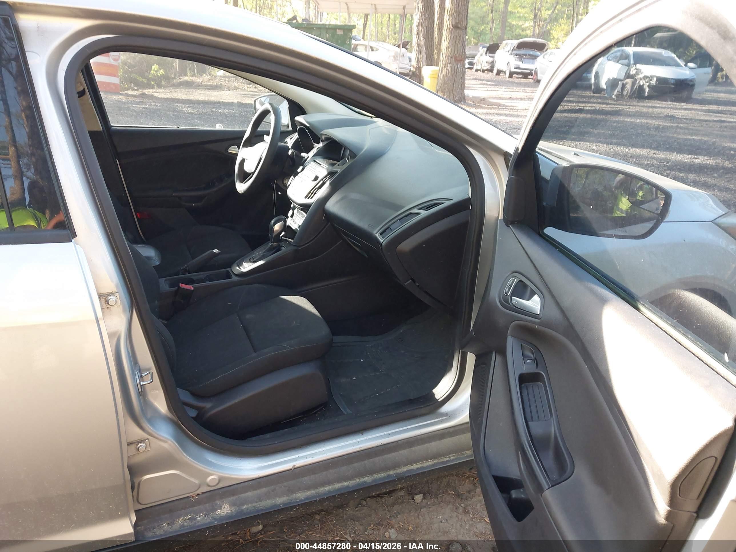 FORD FOCUS image 5