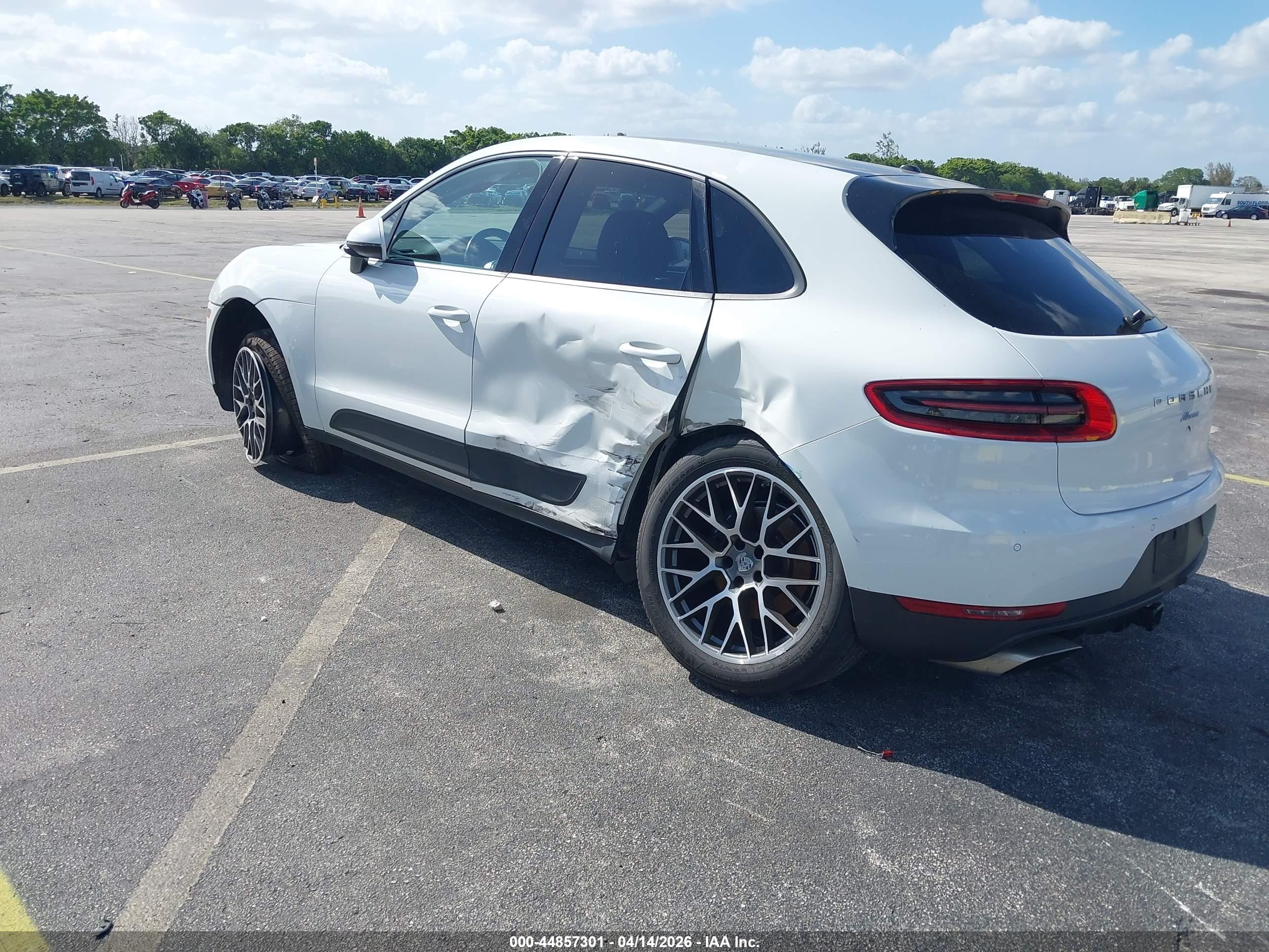 PORSCHE MACAN image 3
