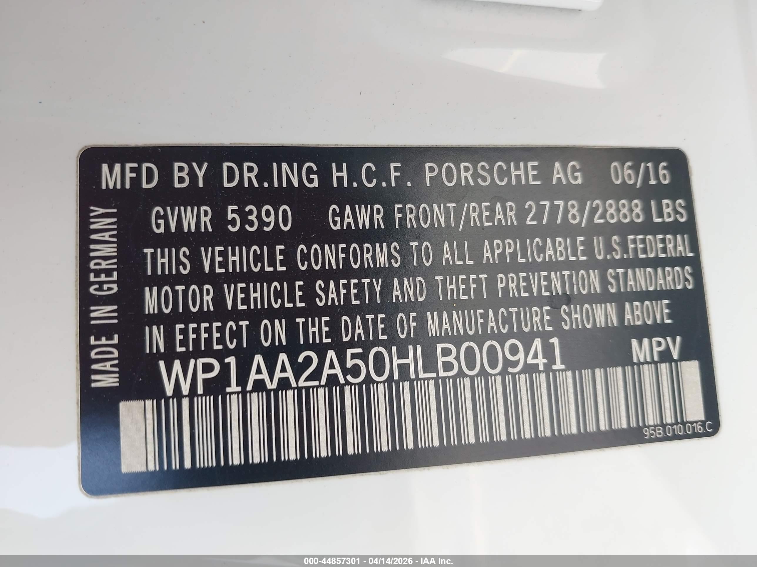 PORSCHE MACAN image 9