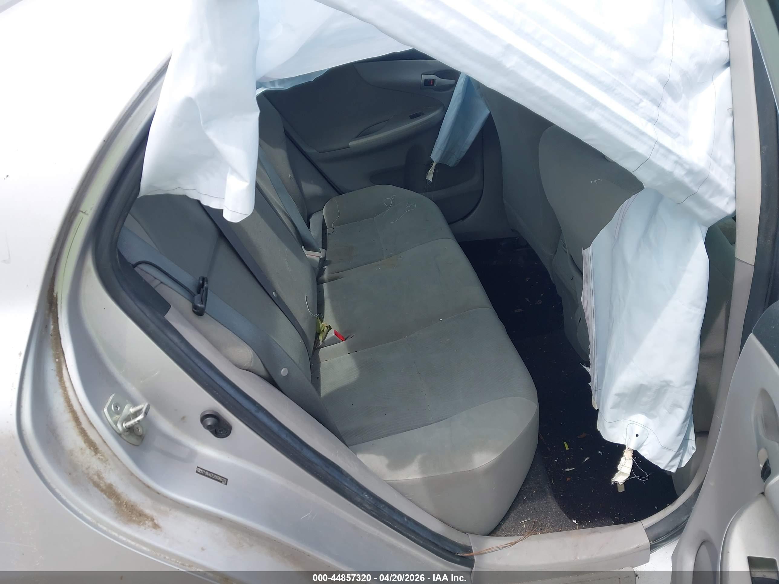 TOYOTA COROLLA image 8