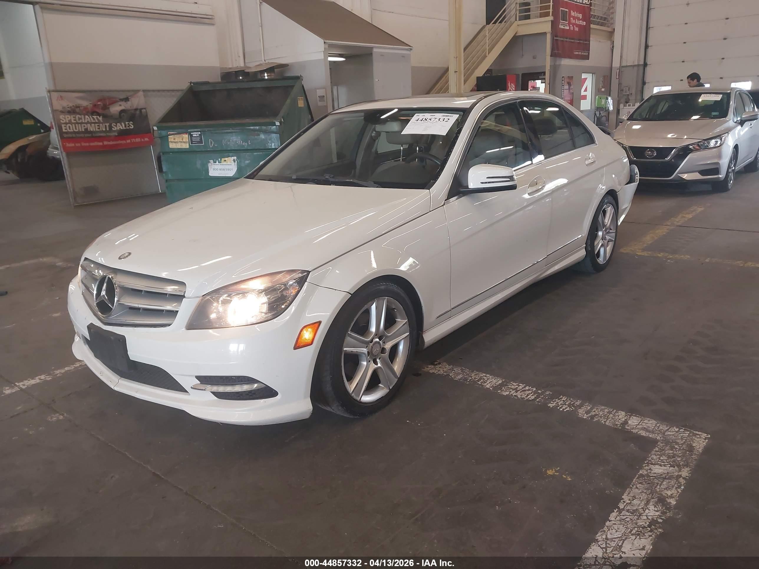 MERCEDES-BENZ C image 2
