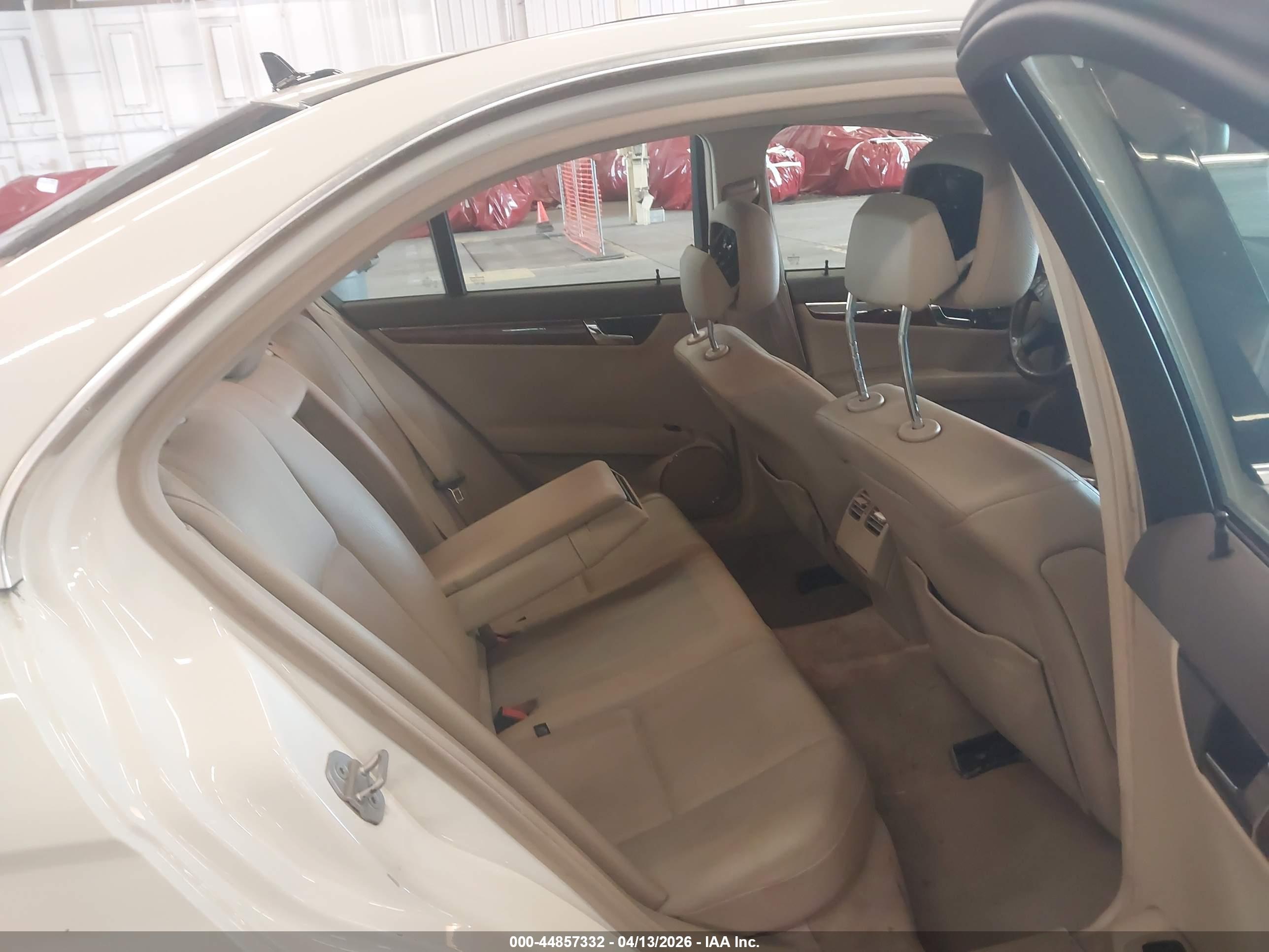 MERCEDES-BENZ C image 8