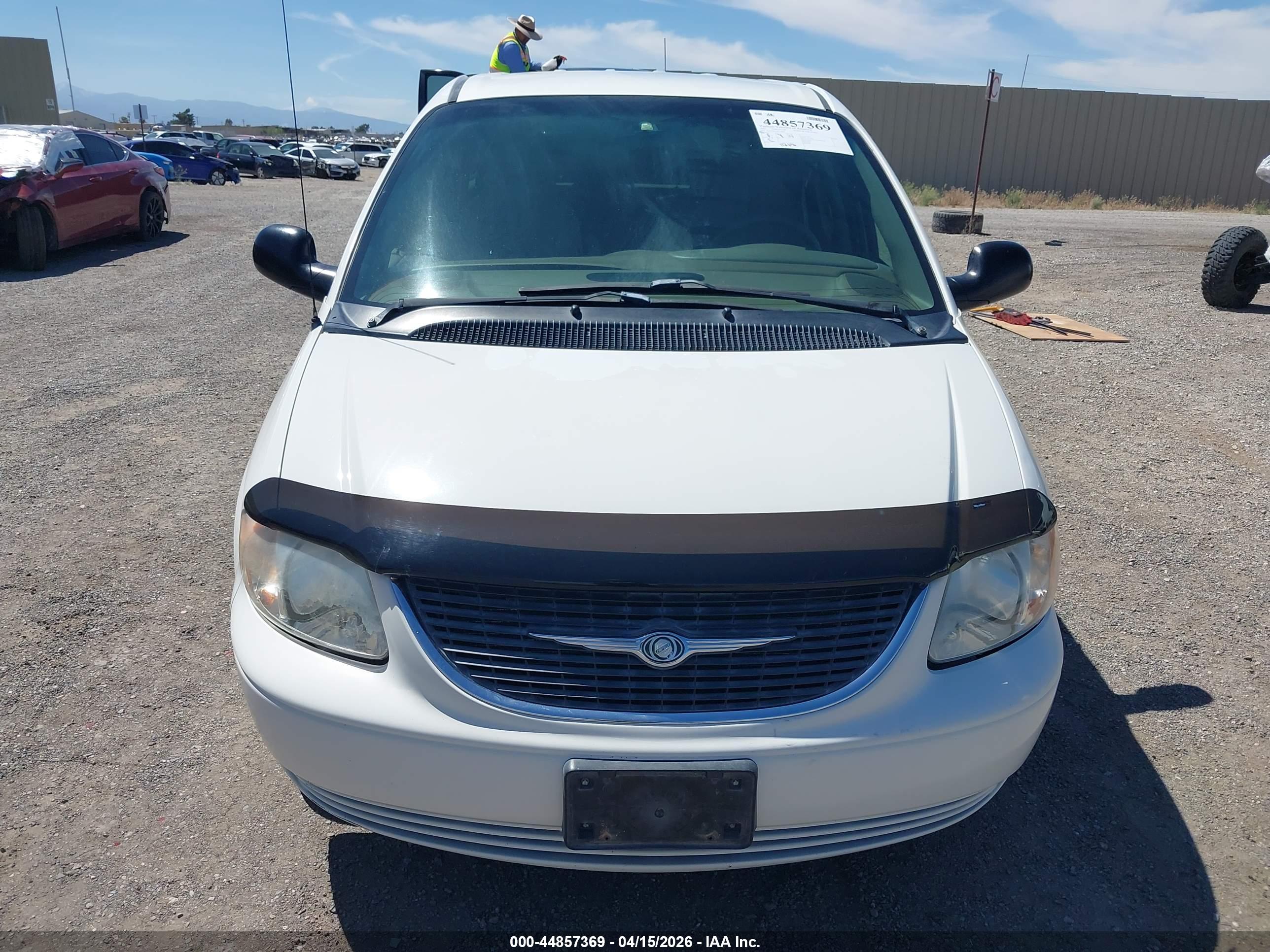 CHRYSLER TOWN image 6