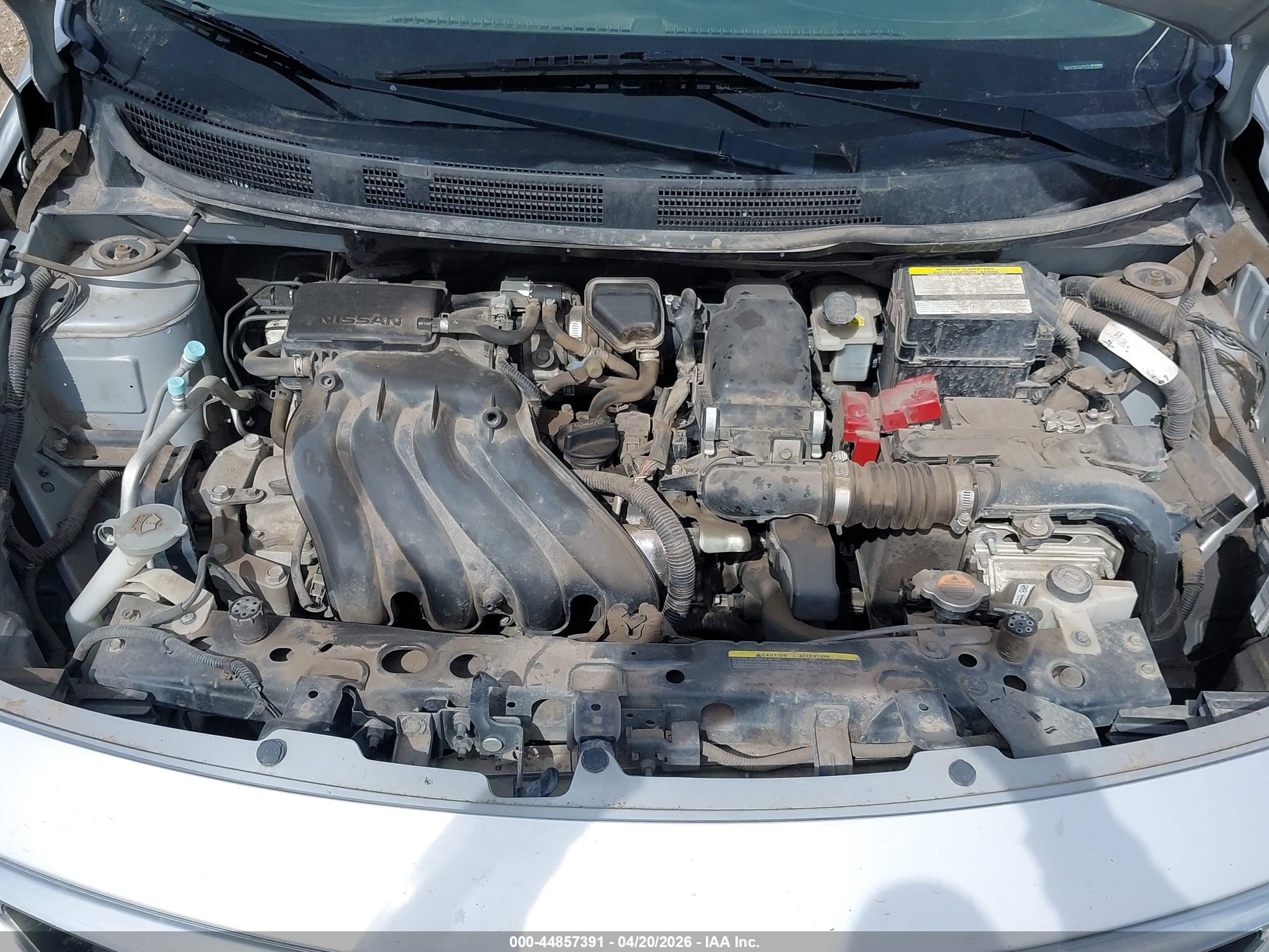 NISSAN VERSA image 10