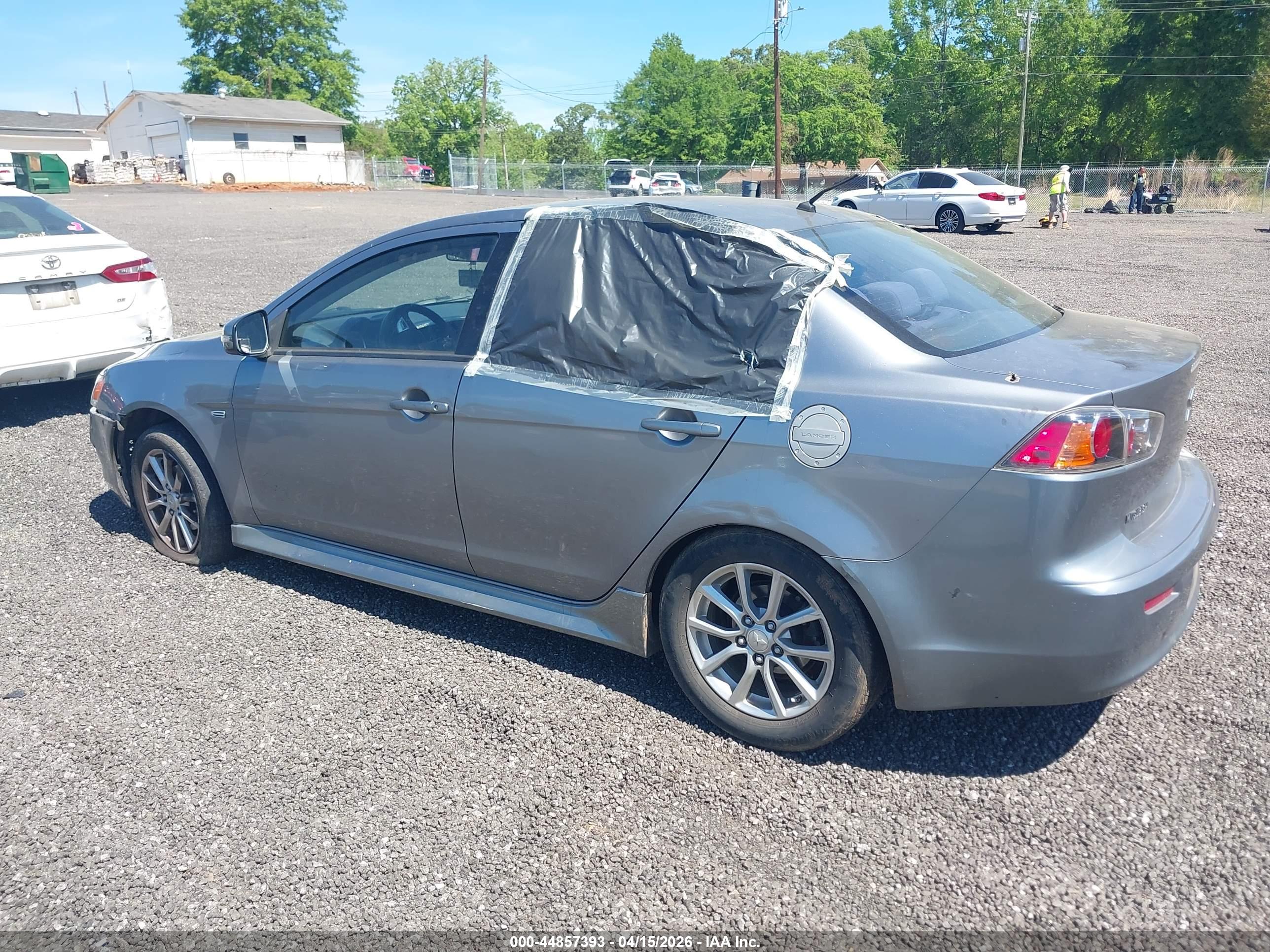MITSUBISHI LANCER image 3