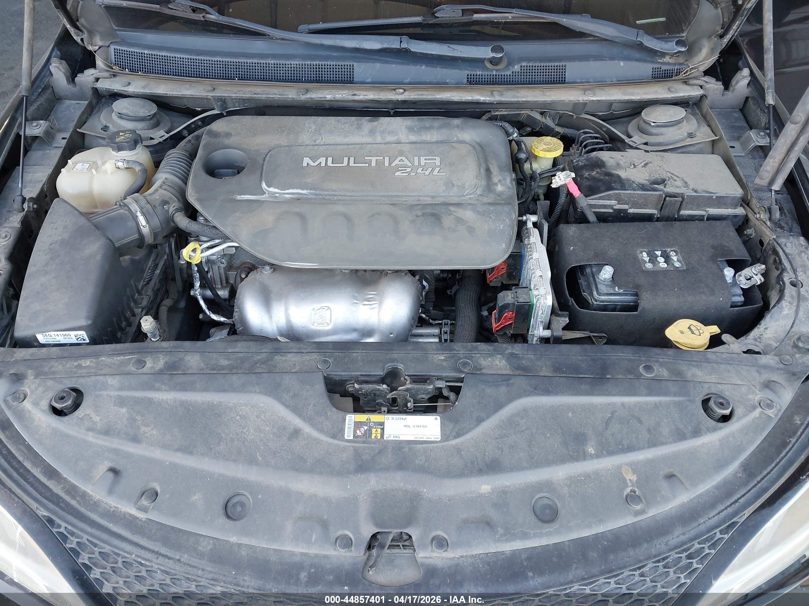 CHRYSLER 200 image 10