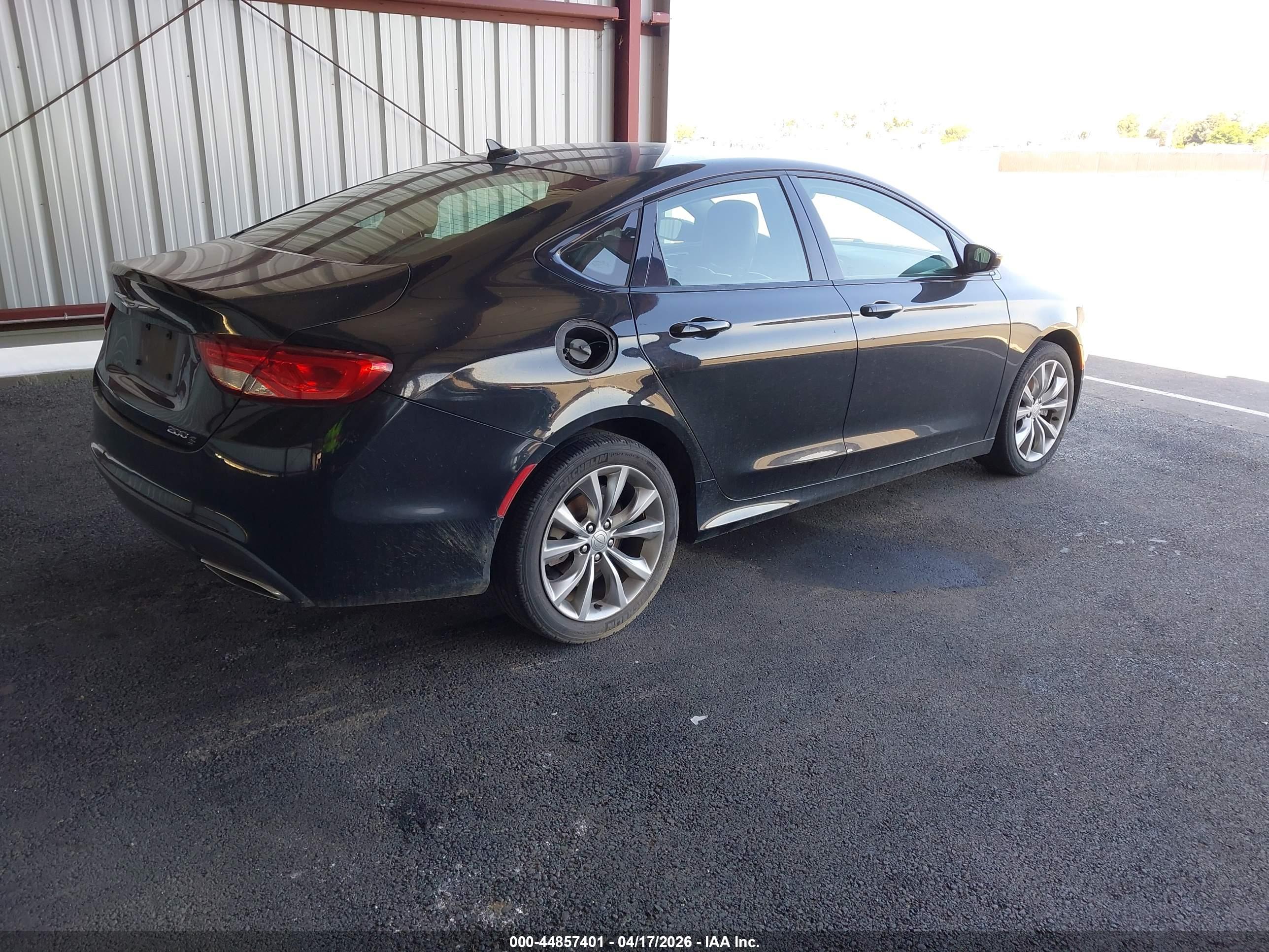 CHRYSLER 200 image 4
