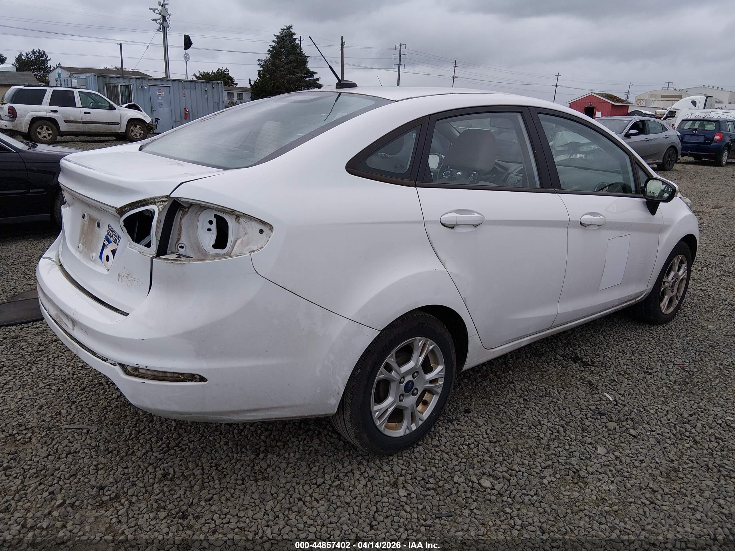 FORD FIESTA image 4