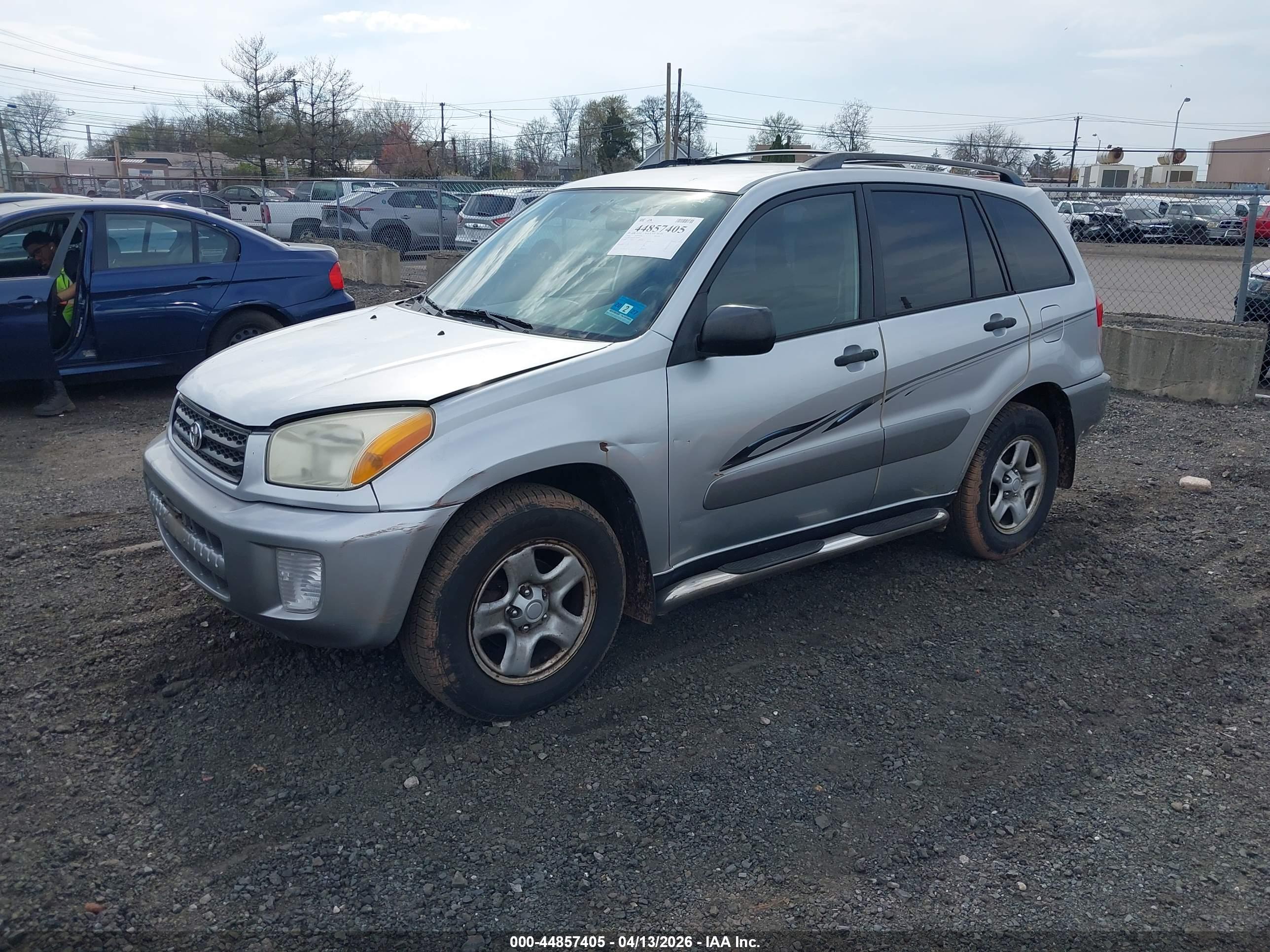 TOYOTA RAV4 image 2