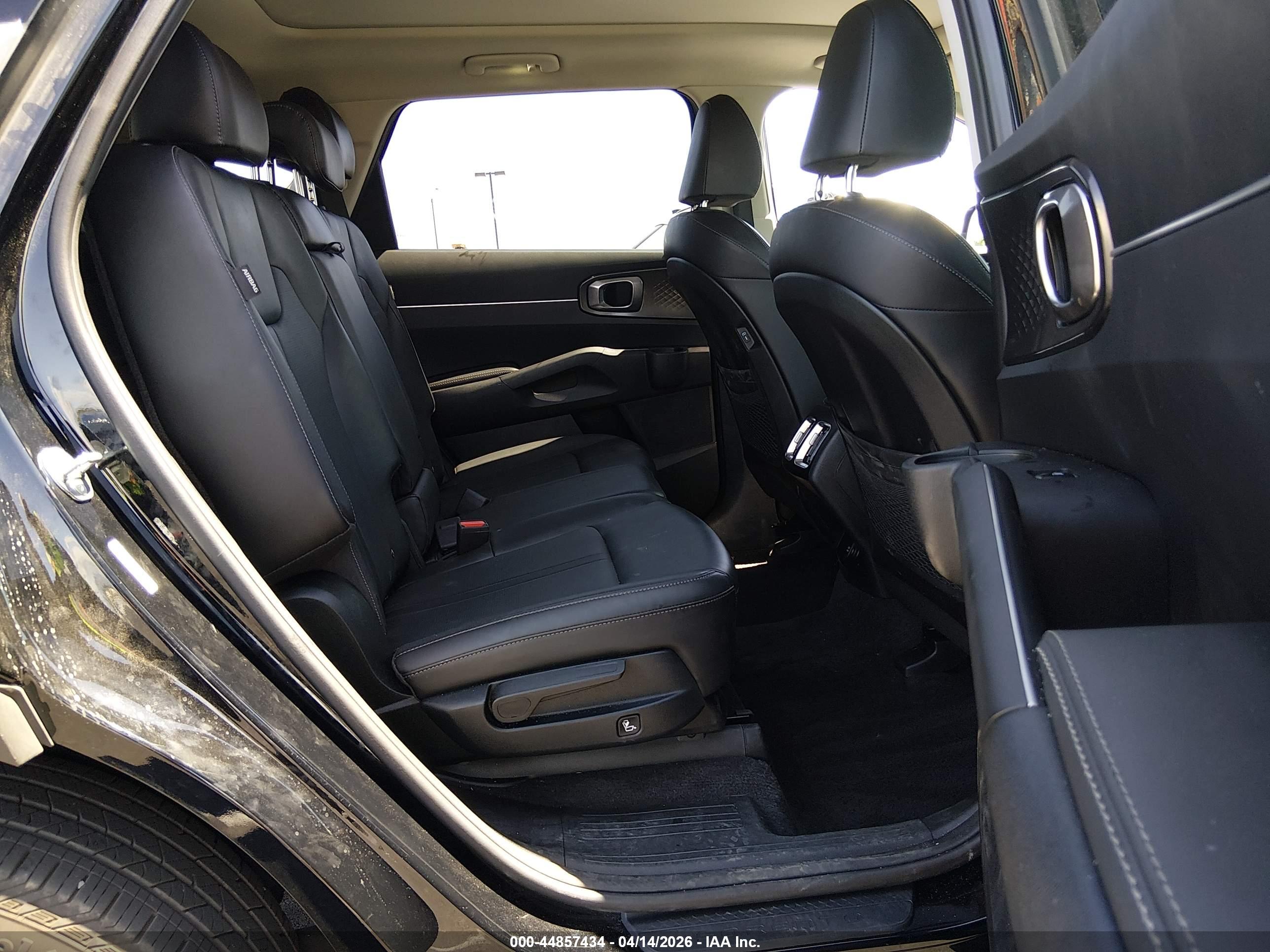 KIA SORENTO image 8