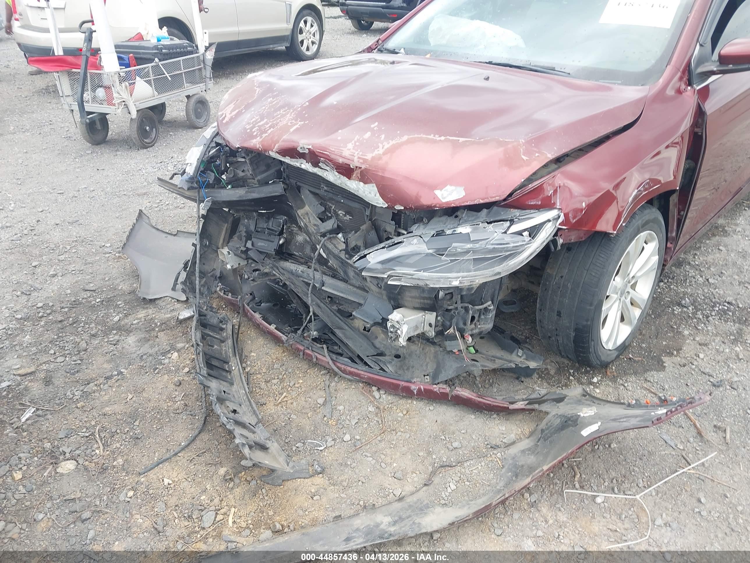 CHRYSLER 200 image 6
