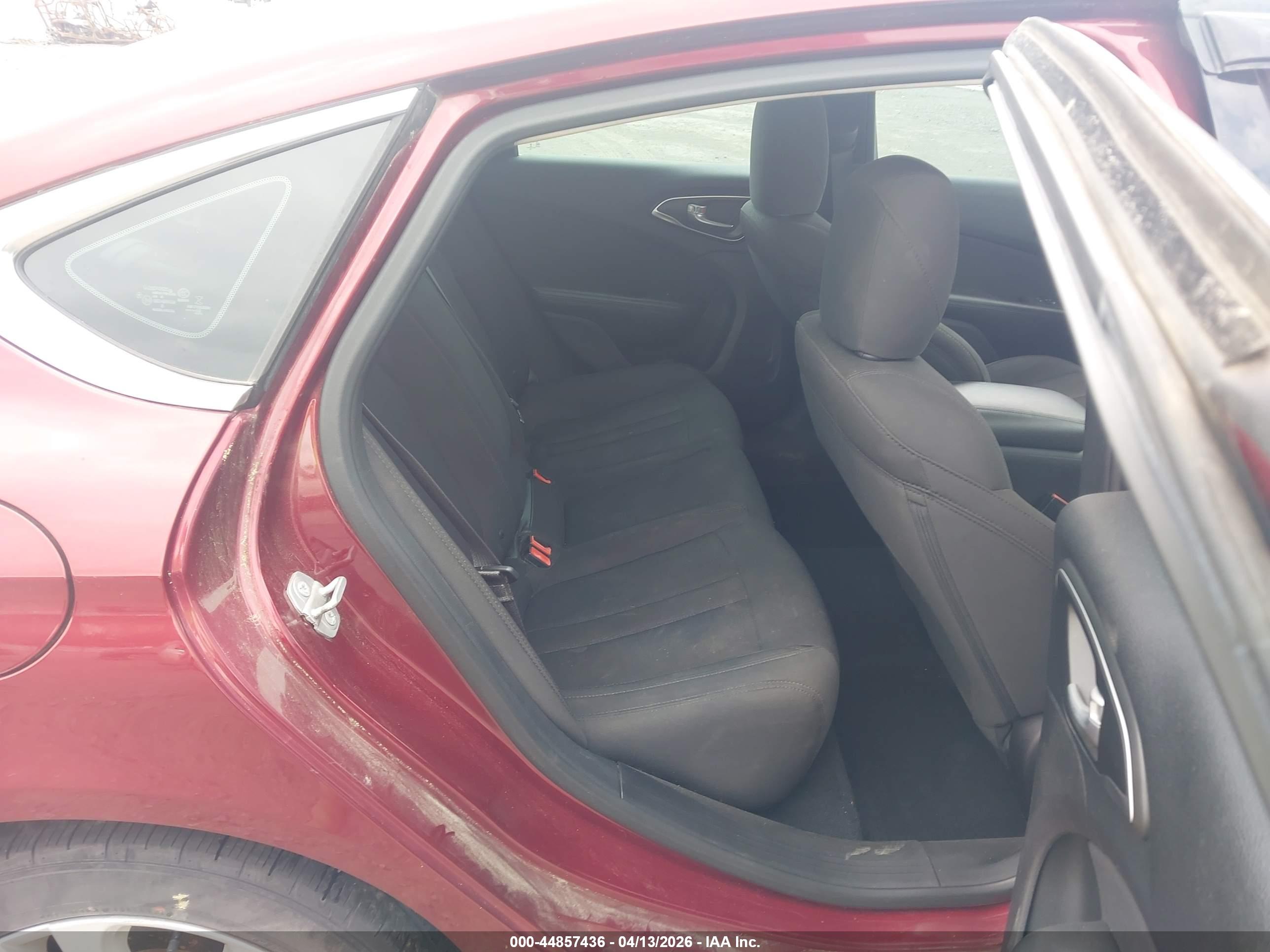 CHRYSLER 200 image 8
