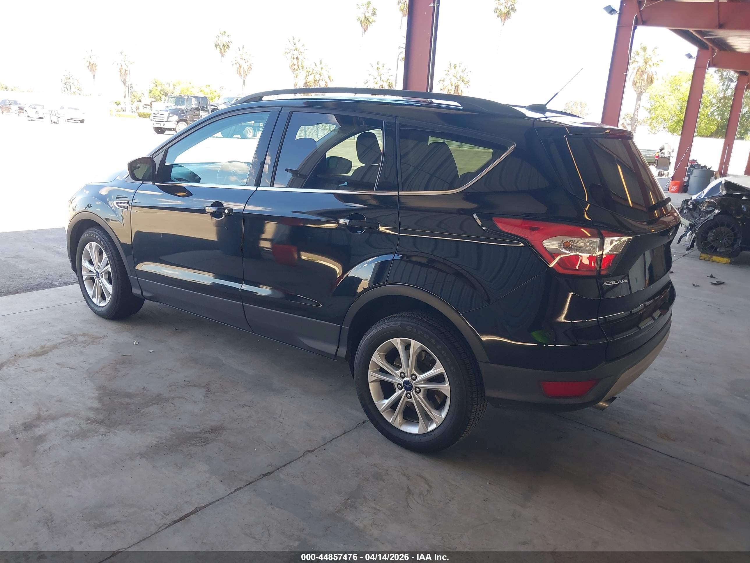 FORD ESCAPE image 3