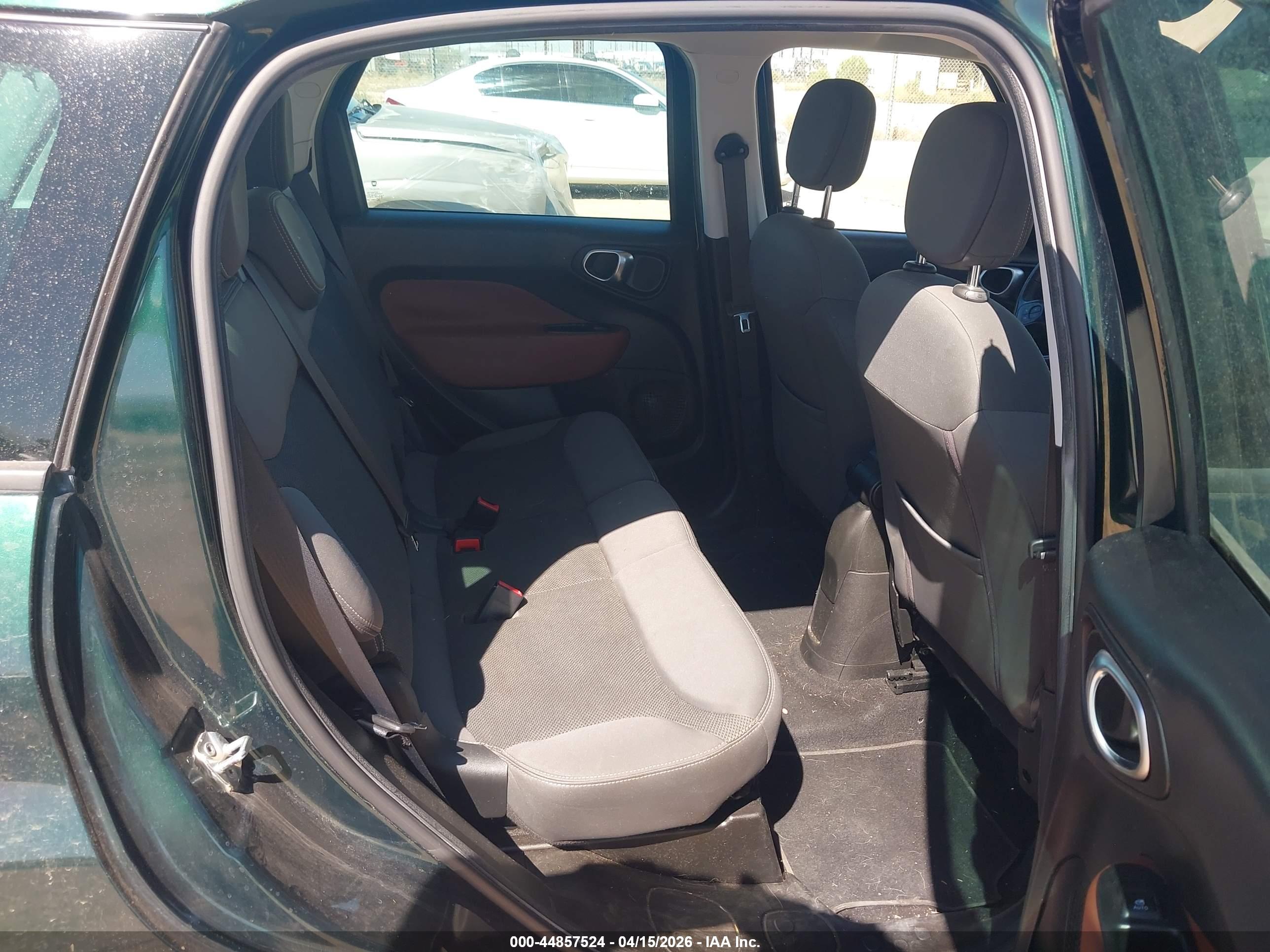 FIAT 500L image 8