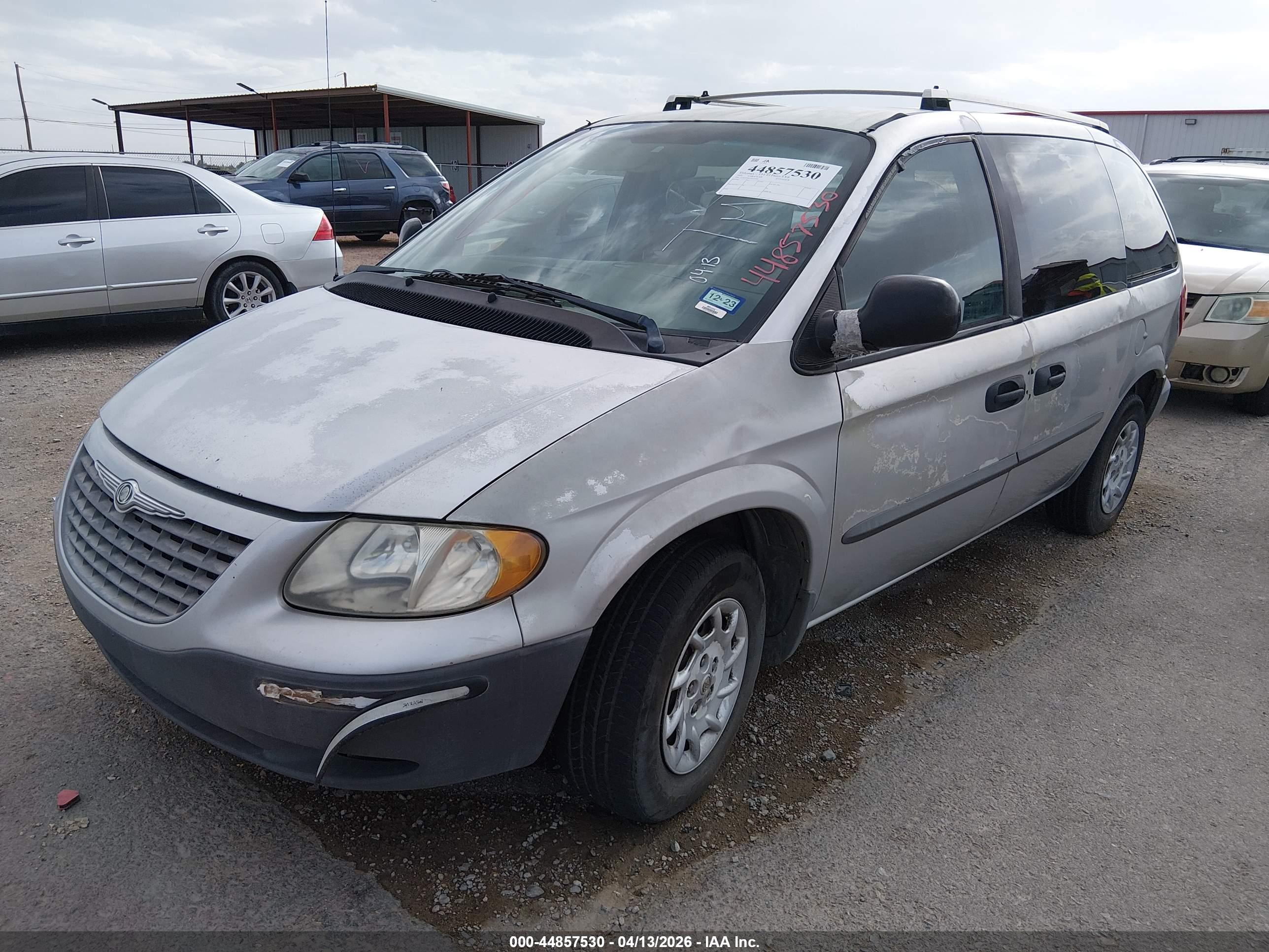 CHRYSLER VOYAGER image 2