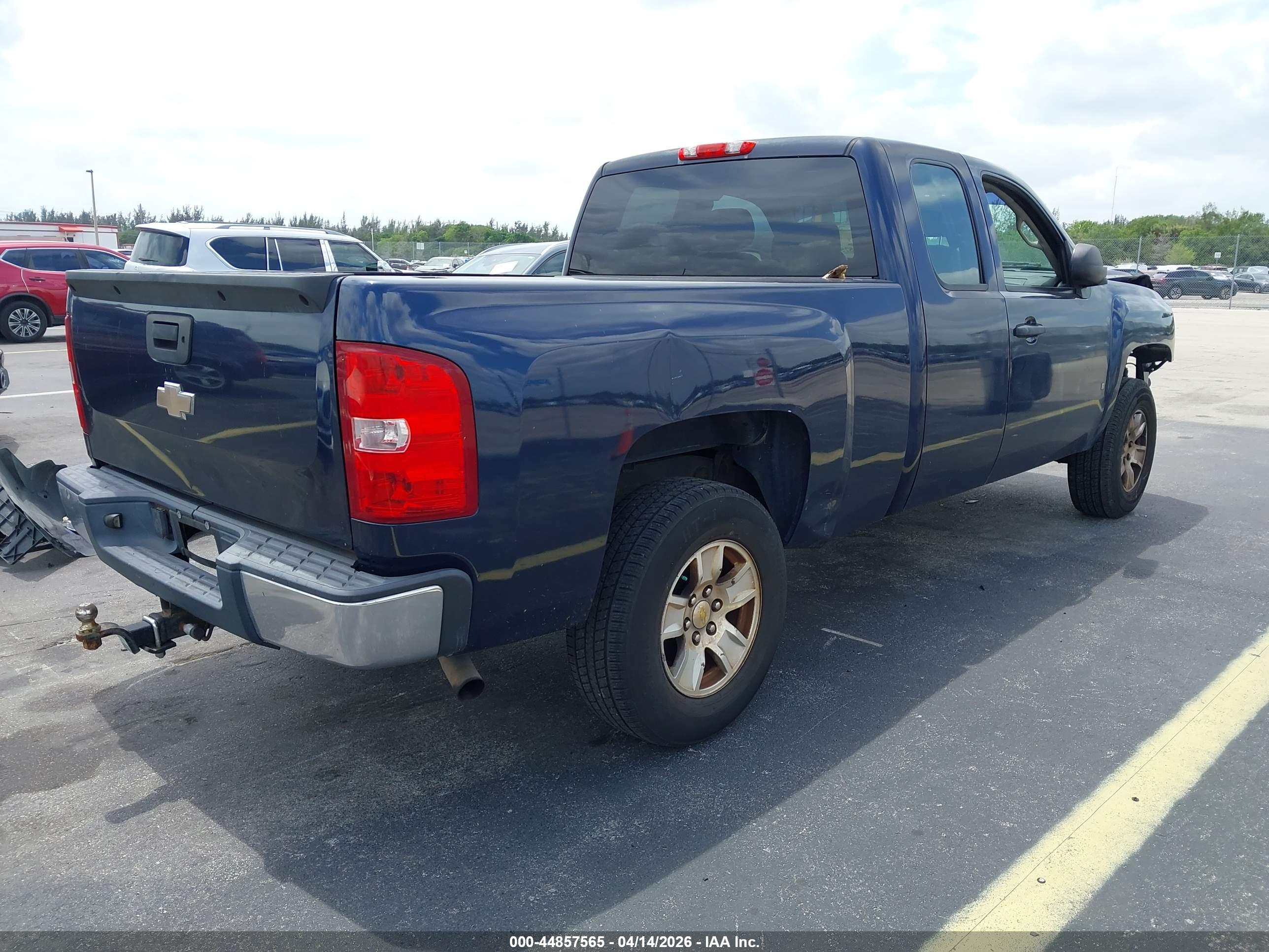 CHEVROLET SILVERADO image 4
