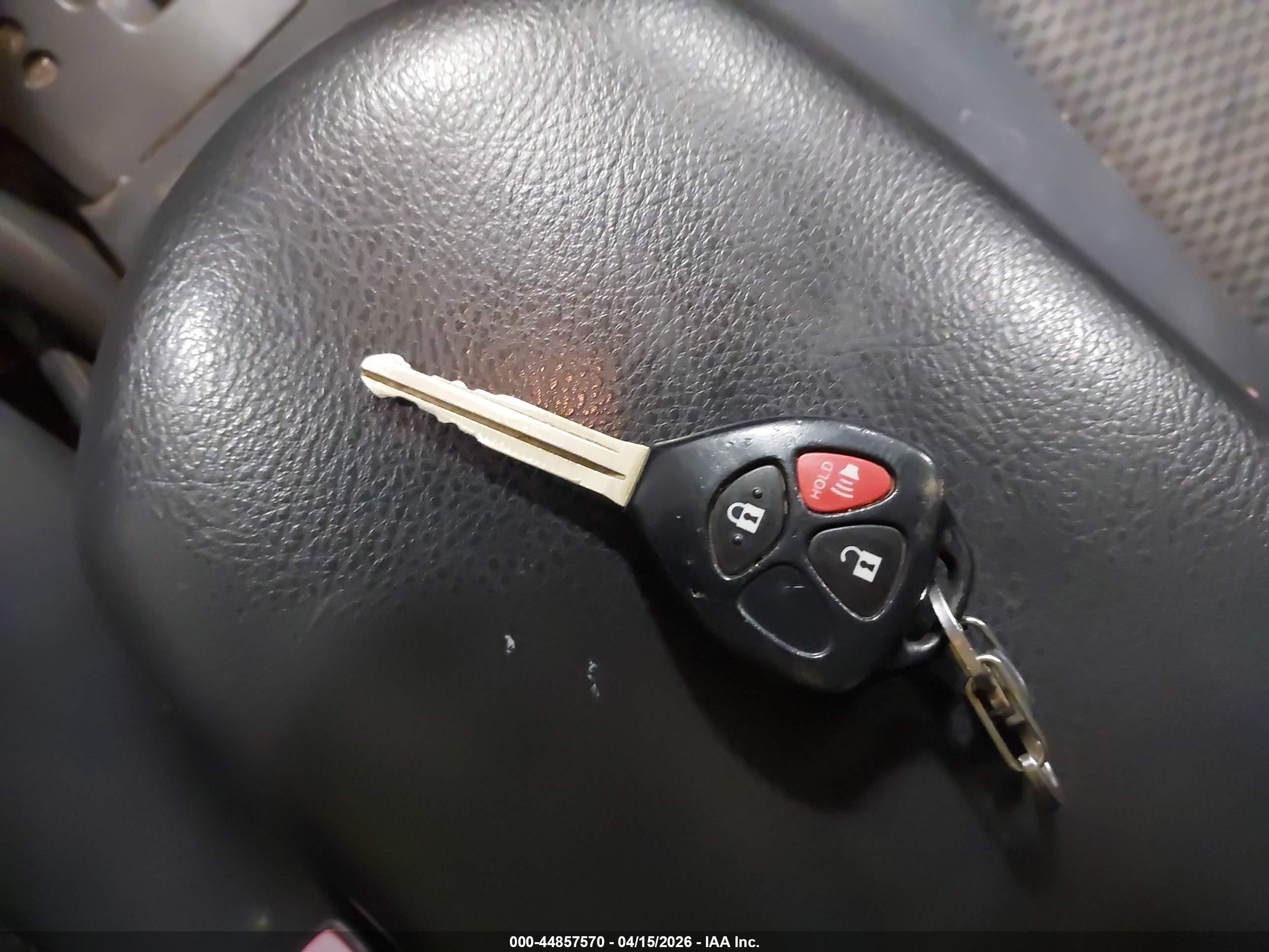 TOYOTA RAV4 image 11